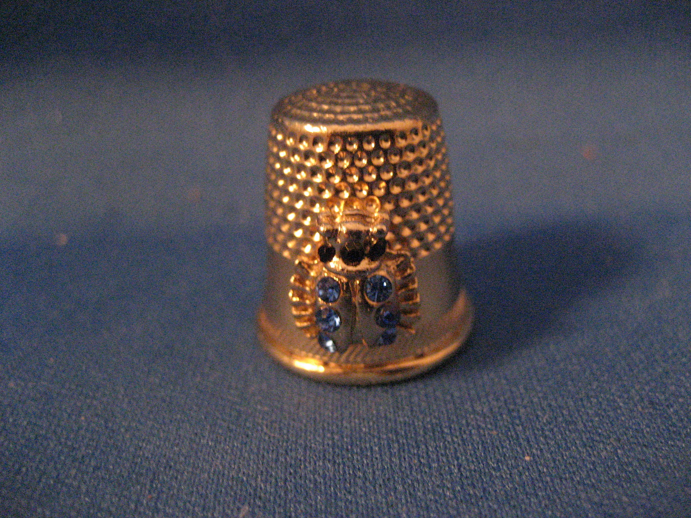 Metal Thimble with Shiny Bug
