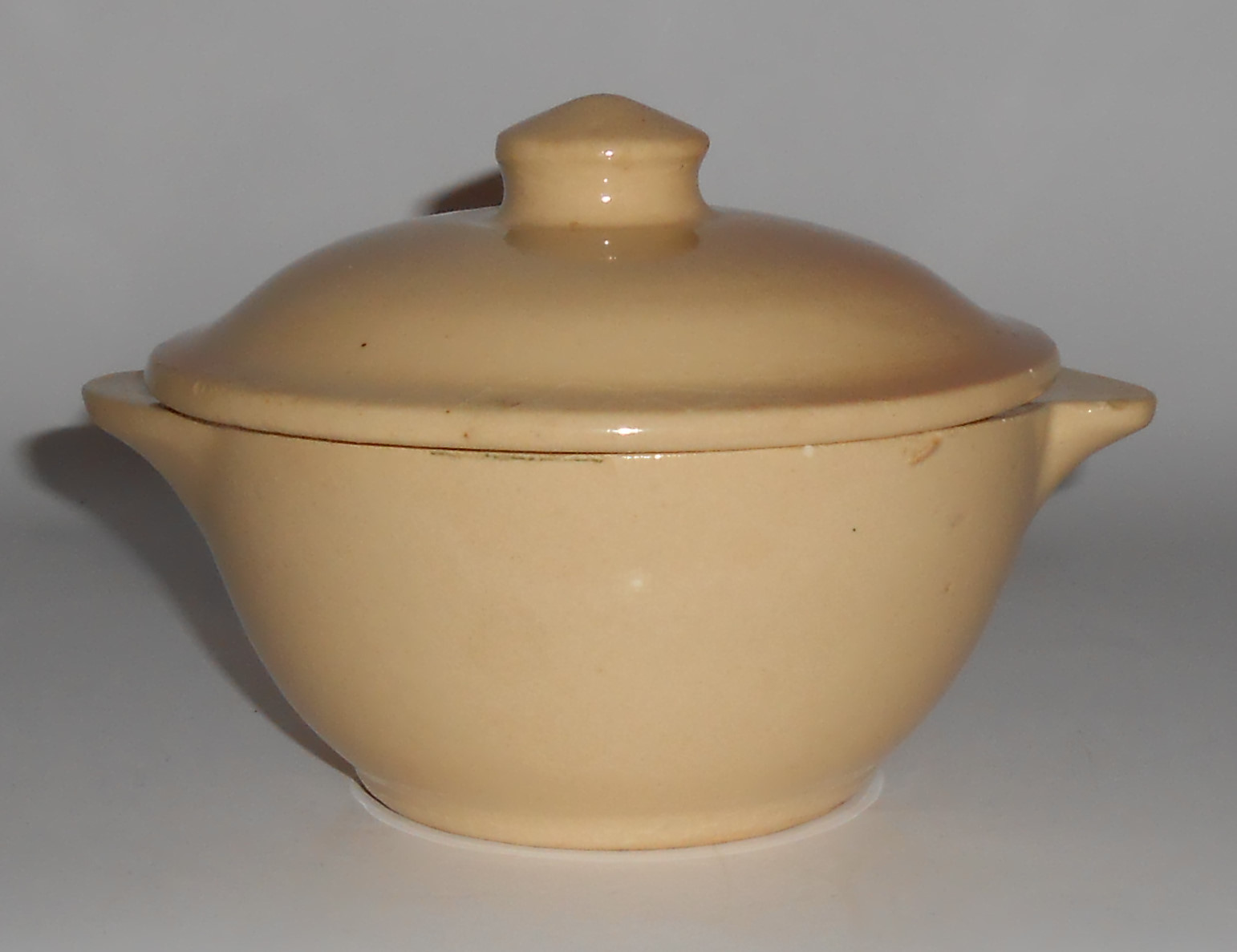 Watt Pottery Silhouette #18 Tab Casserole W/Lid!