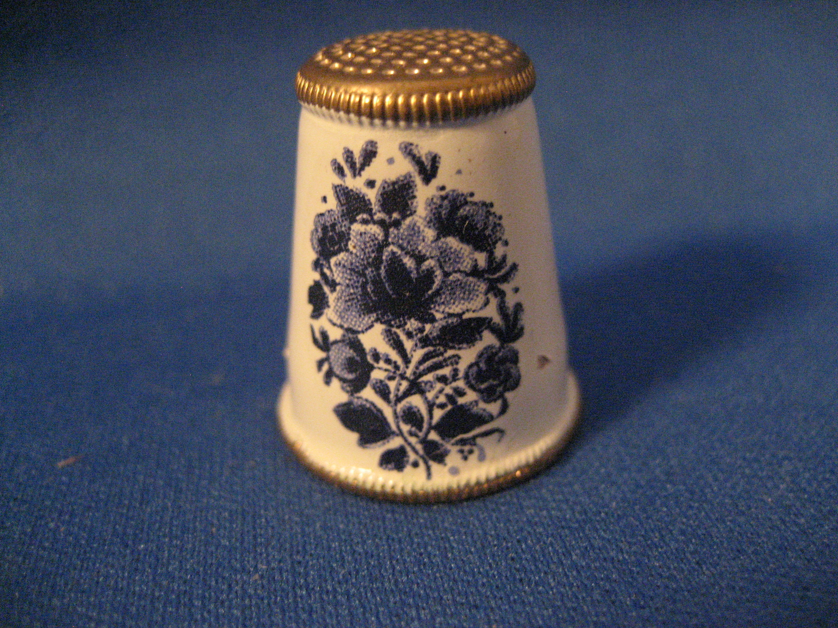 Delft Style Thimble from Austria