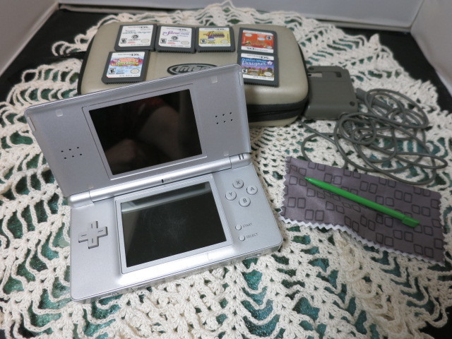 Nintendo DS Lite model no USG-001 gray Console Case Charger 7 gam