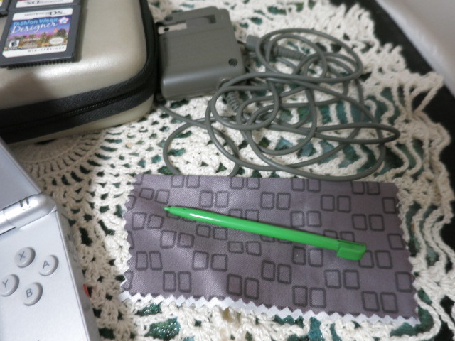 Nintendo DS Lite model no USG-001 gray Console Case Charger 7 gam