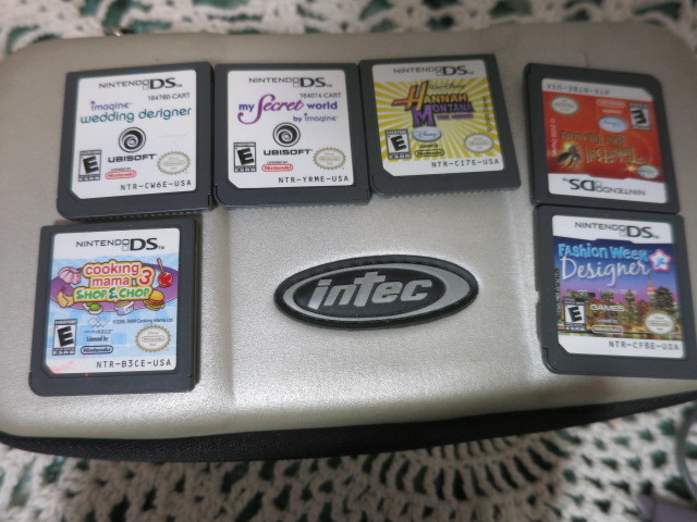 Nintendo DS Lite model no USG-001 gray Console Case Charger 7 gam