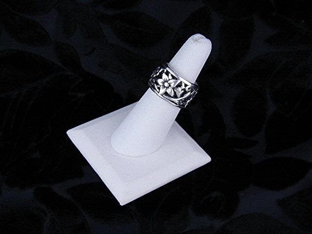 Sterling Silver Signed B Flowers Ring Thailand