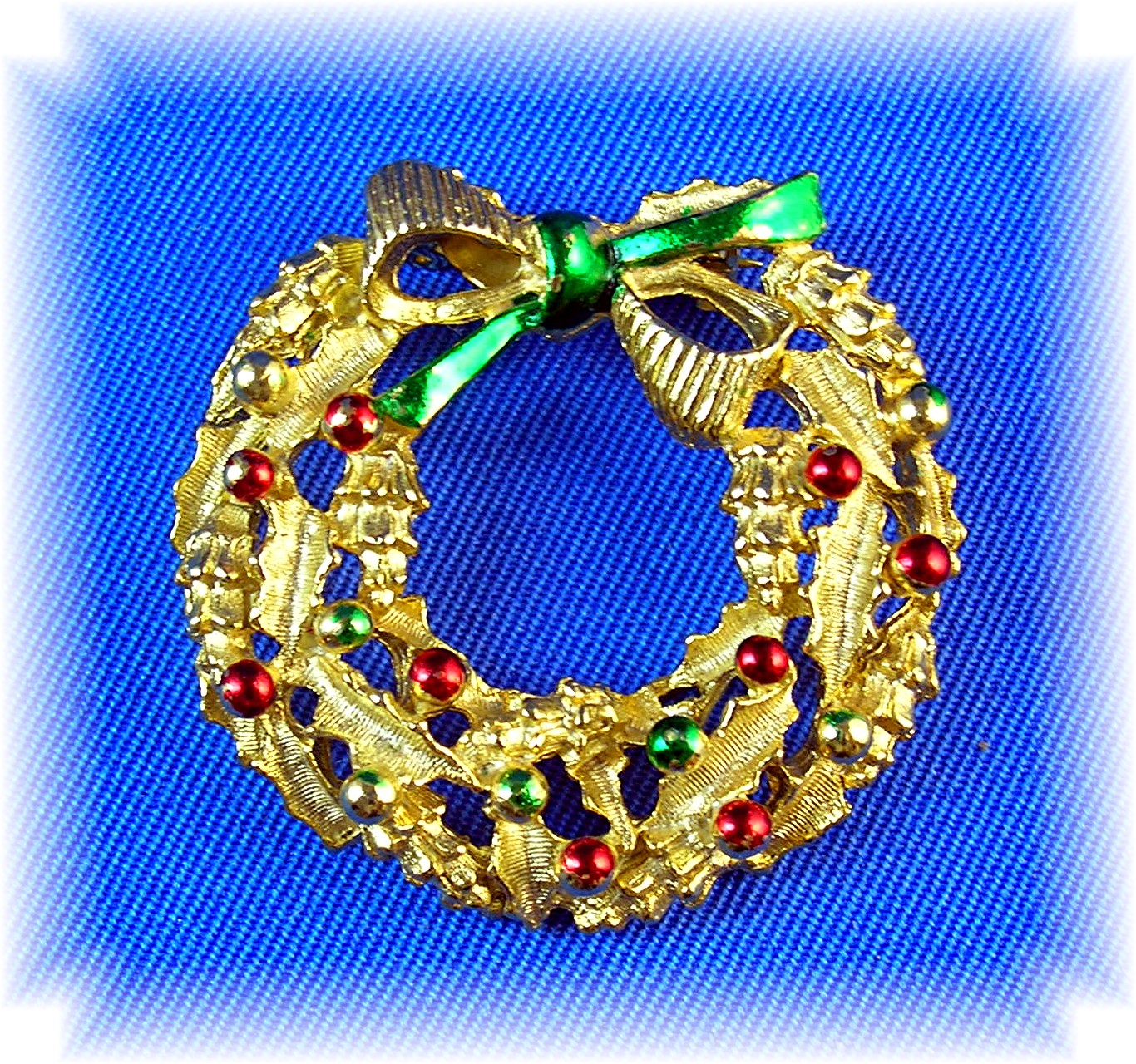 Signed GERRY'S Christmas Wreath Brooch Pin