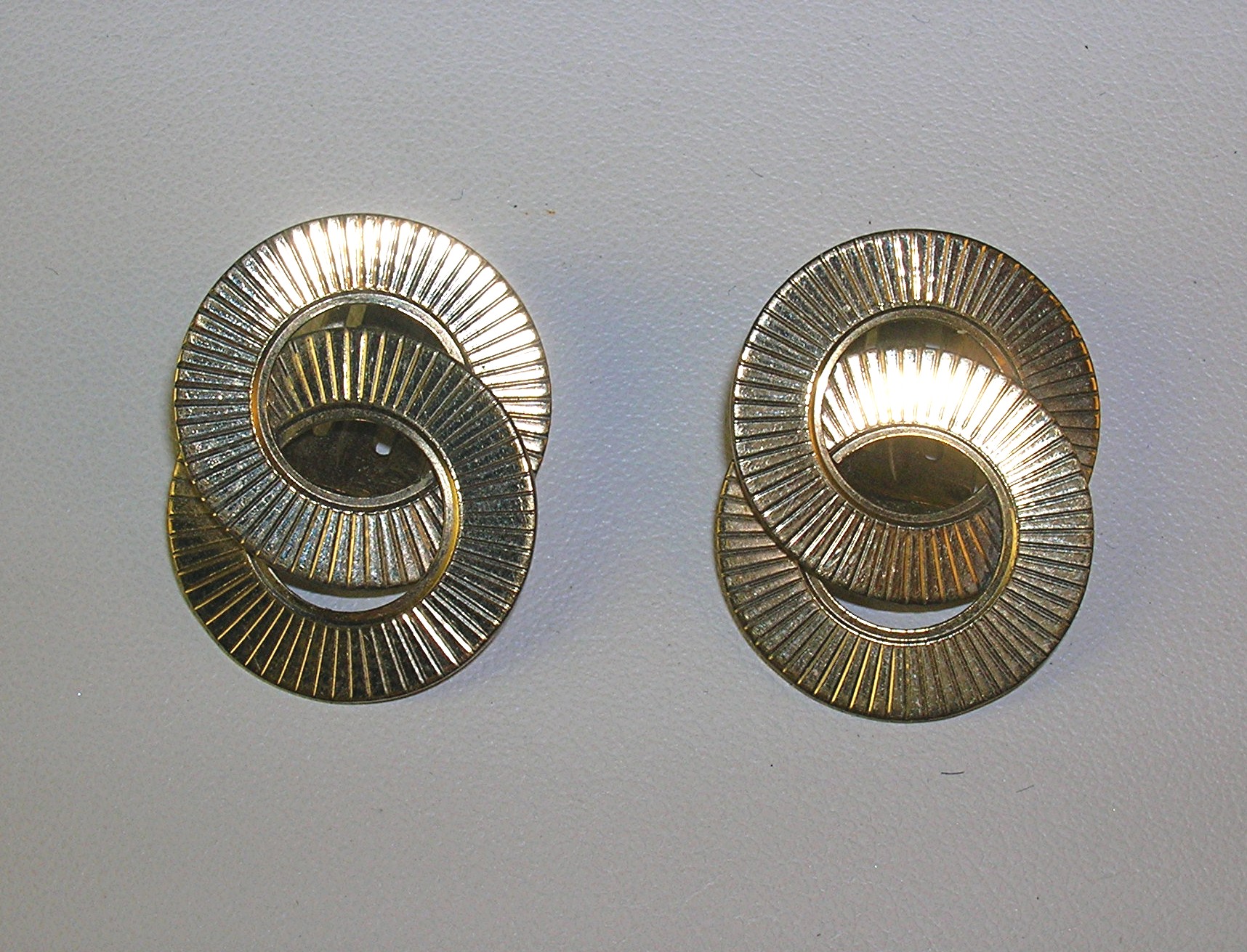12K Gold Fill Patented WINARD Circle Clip Earrings