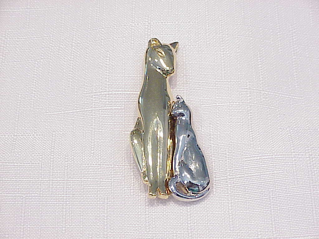 Pair Of Cats Gold And Silver Tone Brooch