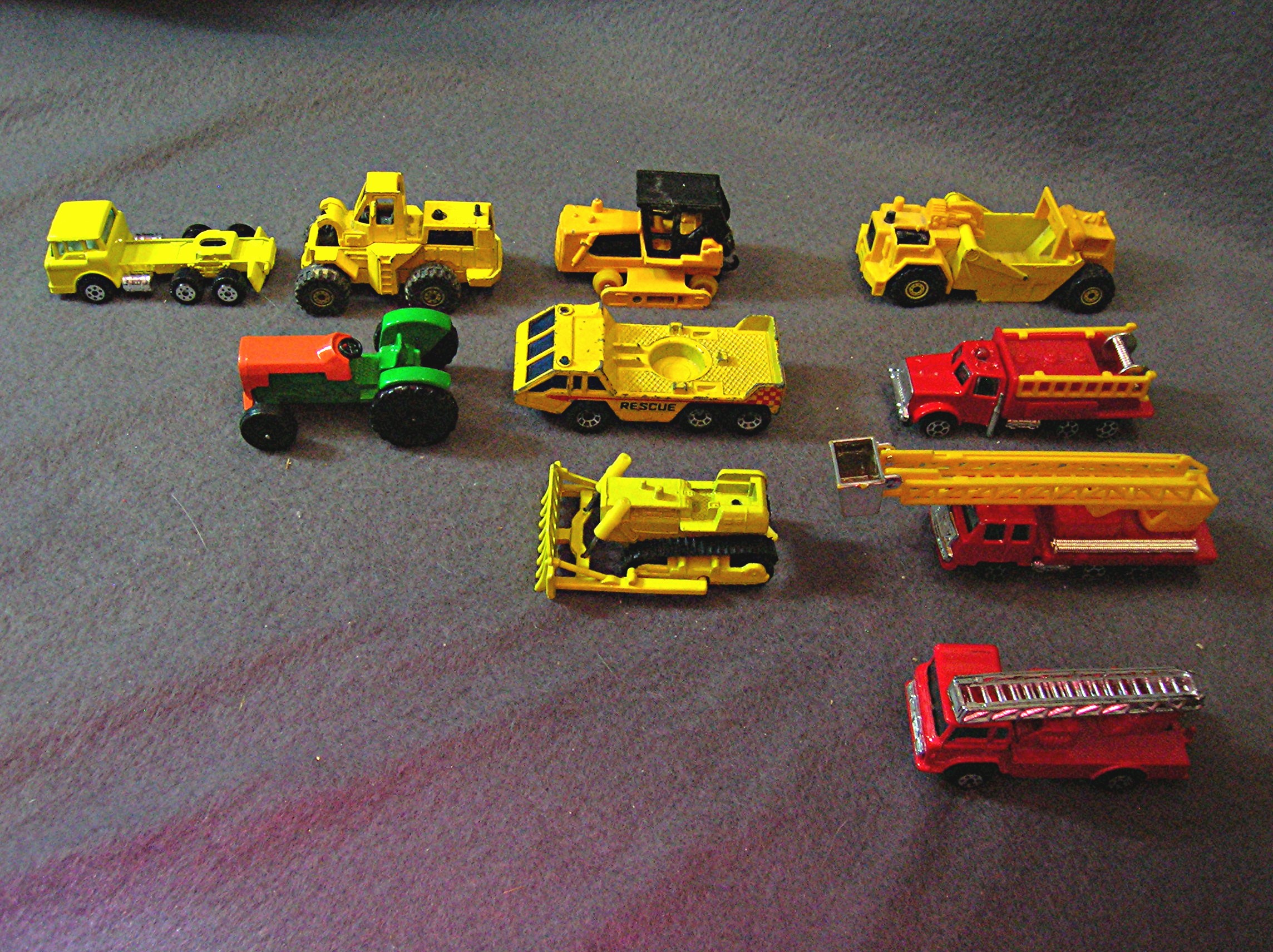 Lot #9 - 10 Diecast, Hot Wheels, style toy vehicles