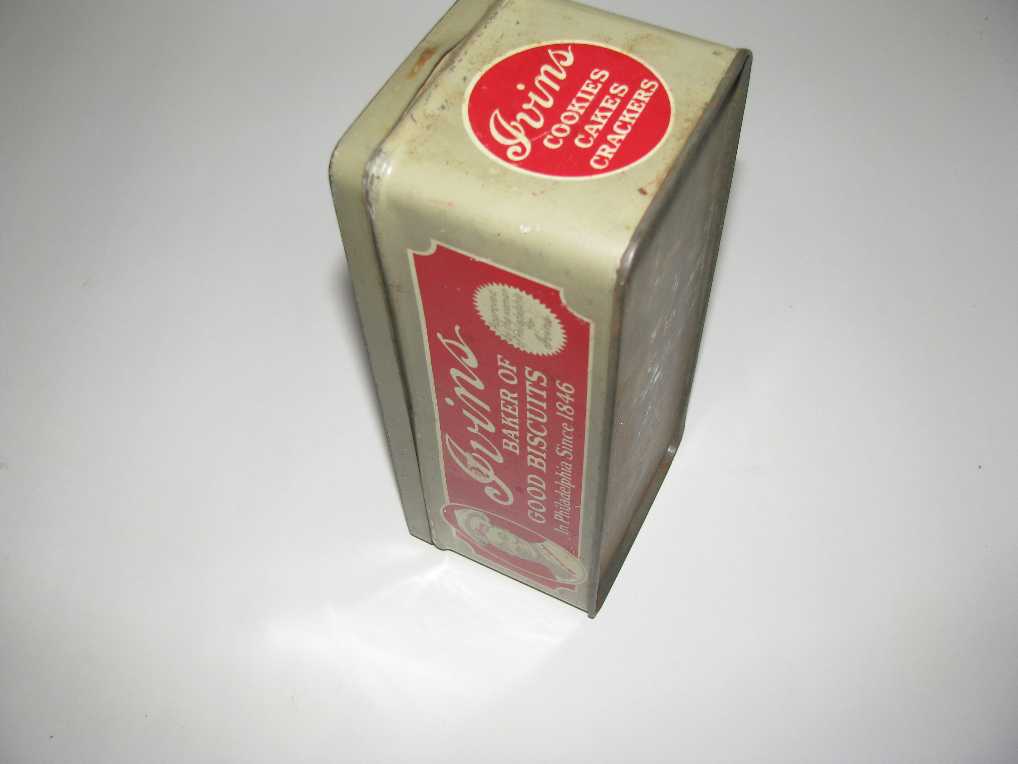 Vintage Ivins Baker of Good Bisquits Tin