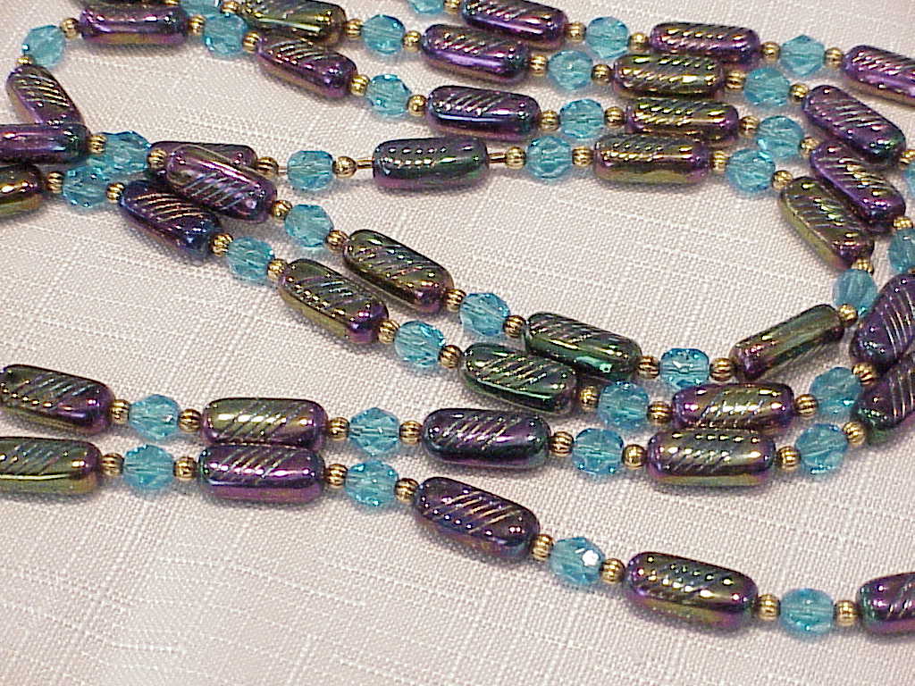 Vintage Iridescent Purple Blue Carnival Or Peacock Glass Bead Necklace