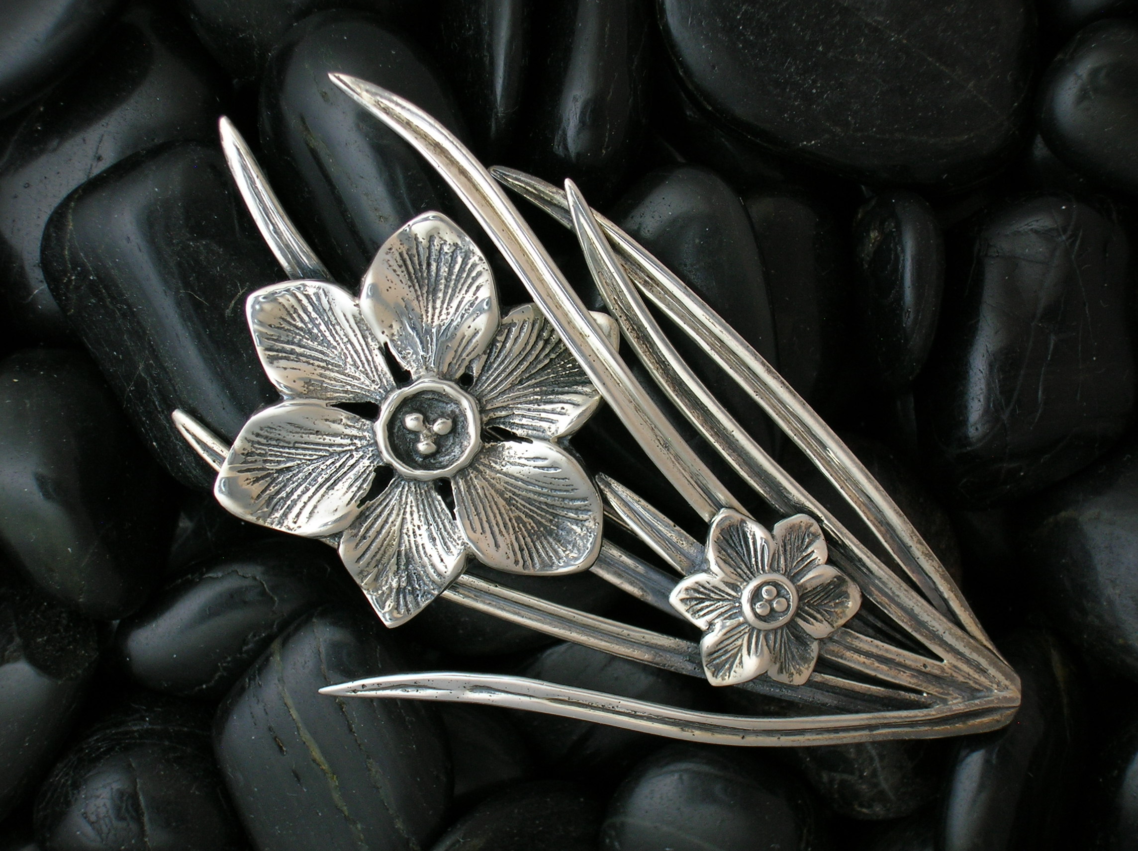 PARENTI Sterling Silver Flower Brooch Pin