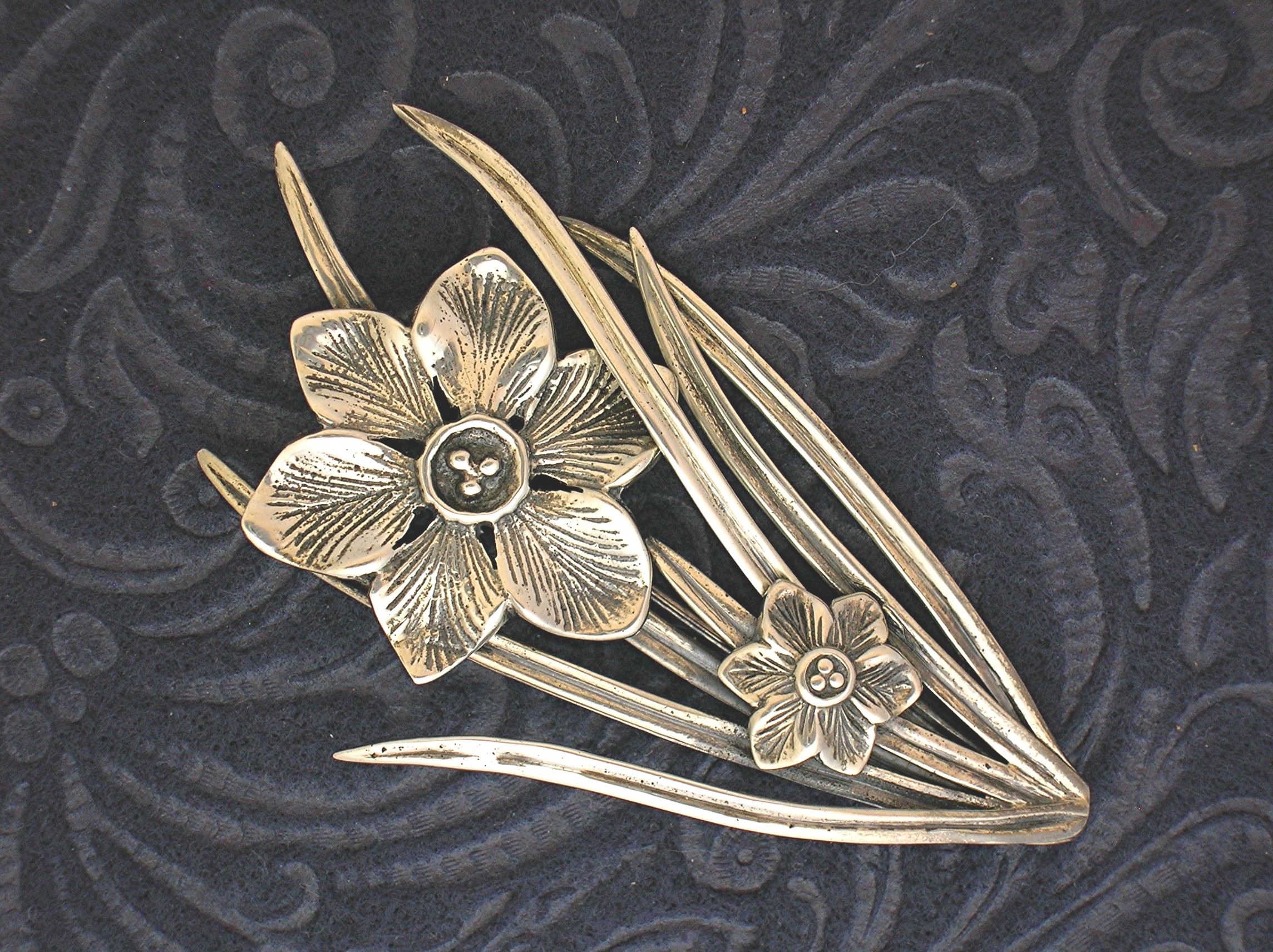 PARENTI Sterling Silver Flower Brooch Pin