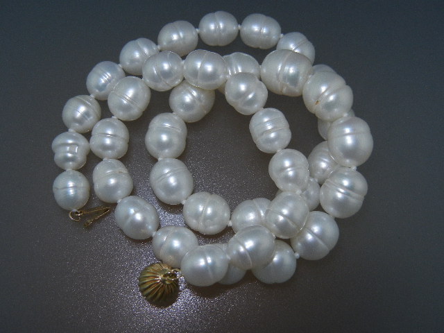 14K Gold Clasp Freshwater Pearls Necklace