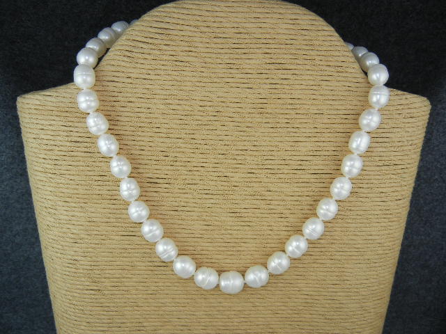 14K Gold Clasp Freshwater Pearls Necklace