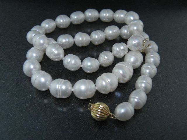 14K Gold Clasp Freshwater Pearls Necklace
