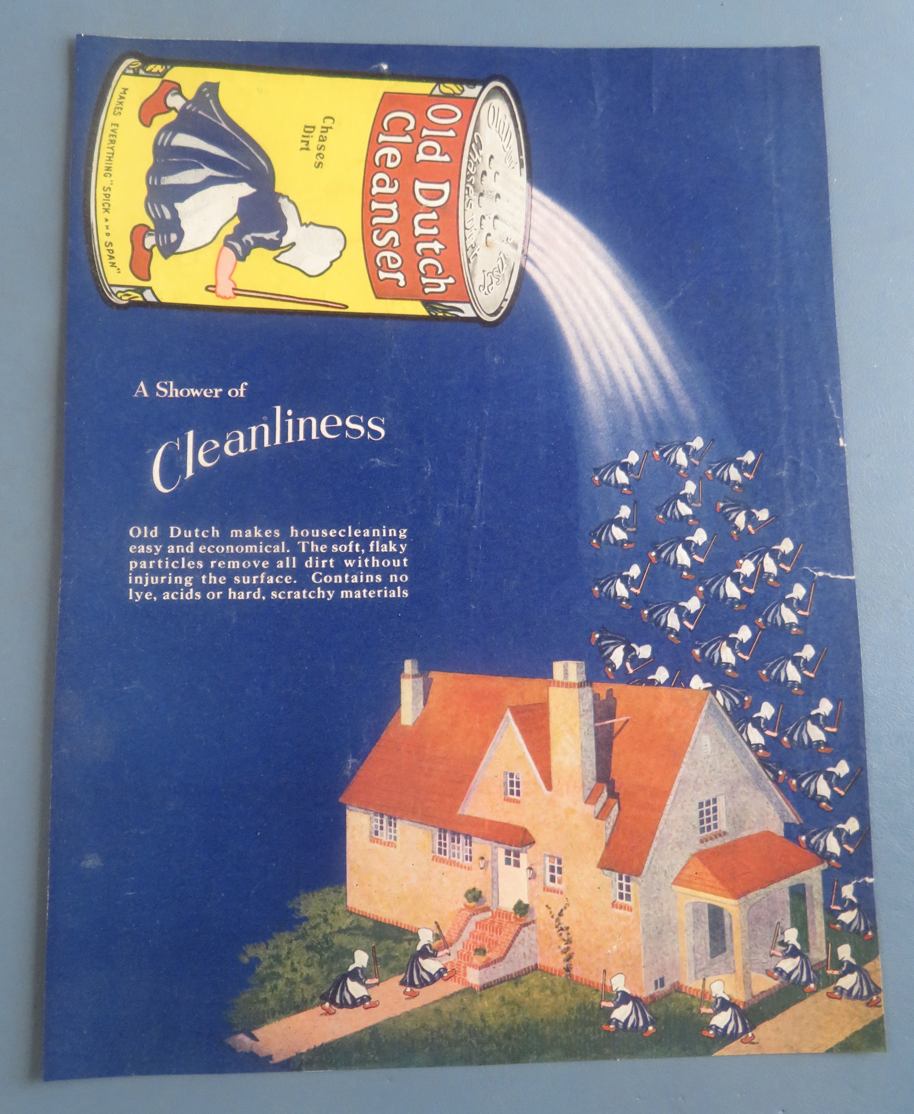1928 Old Dutch Cleanser with Can Pouring Maids