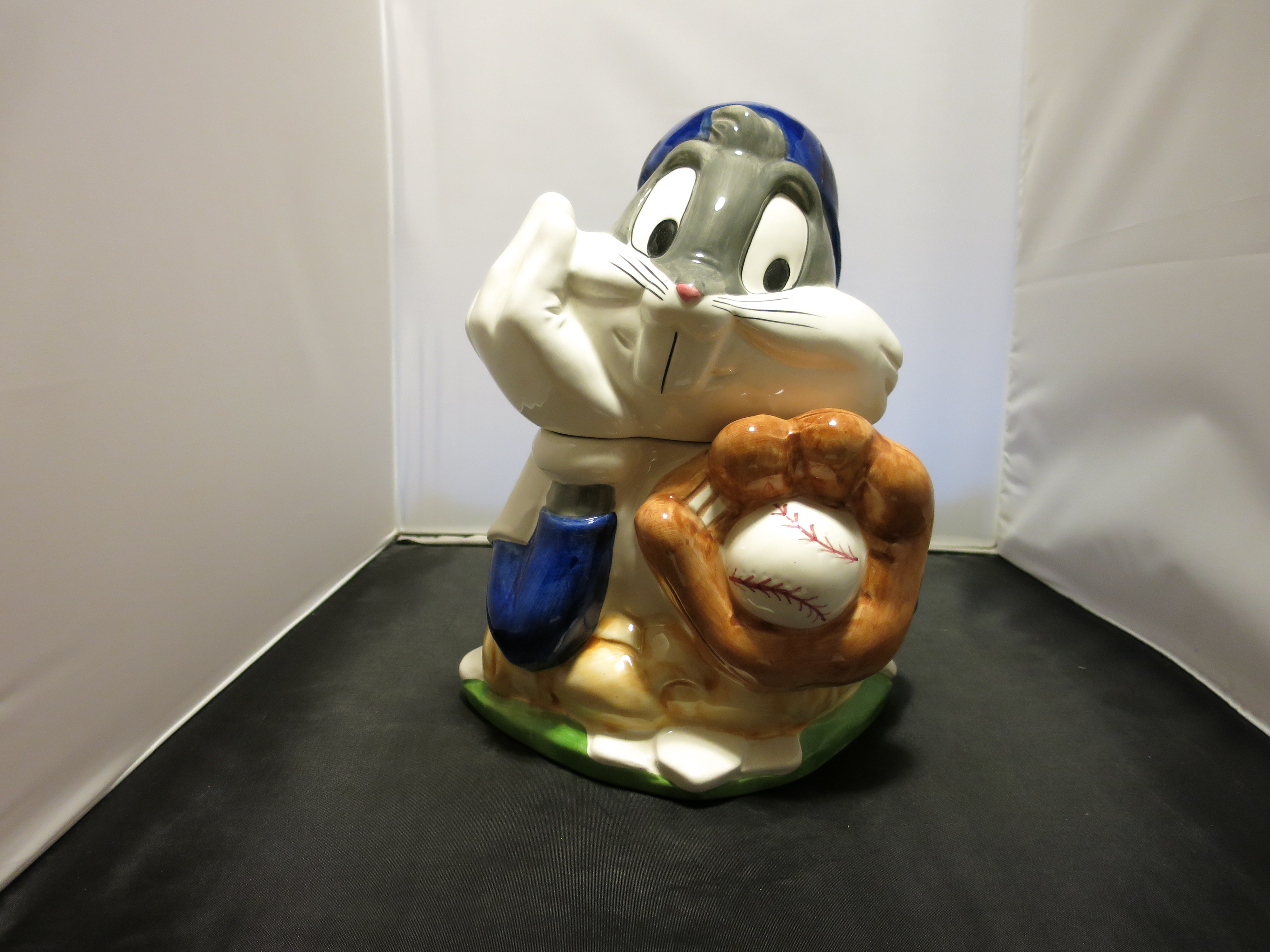 Bugs Bunny Baseball Warner Bros Cookie Jar 1993