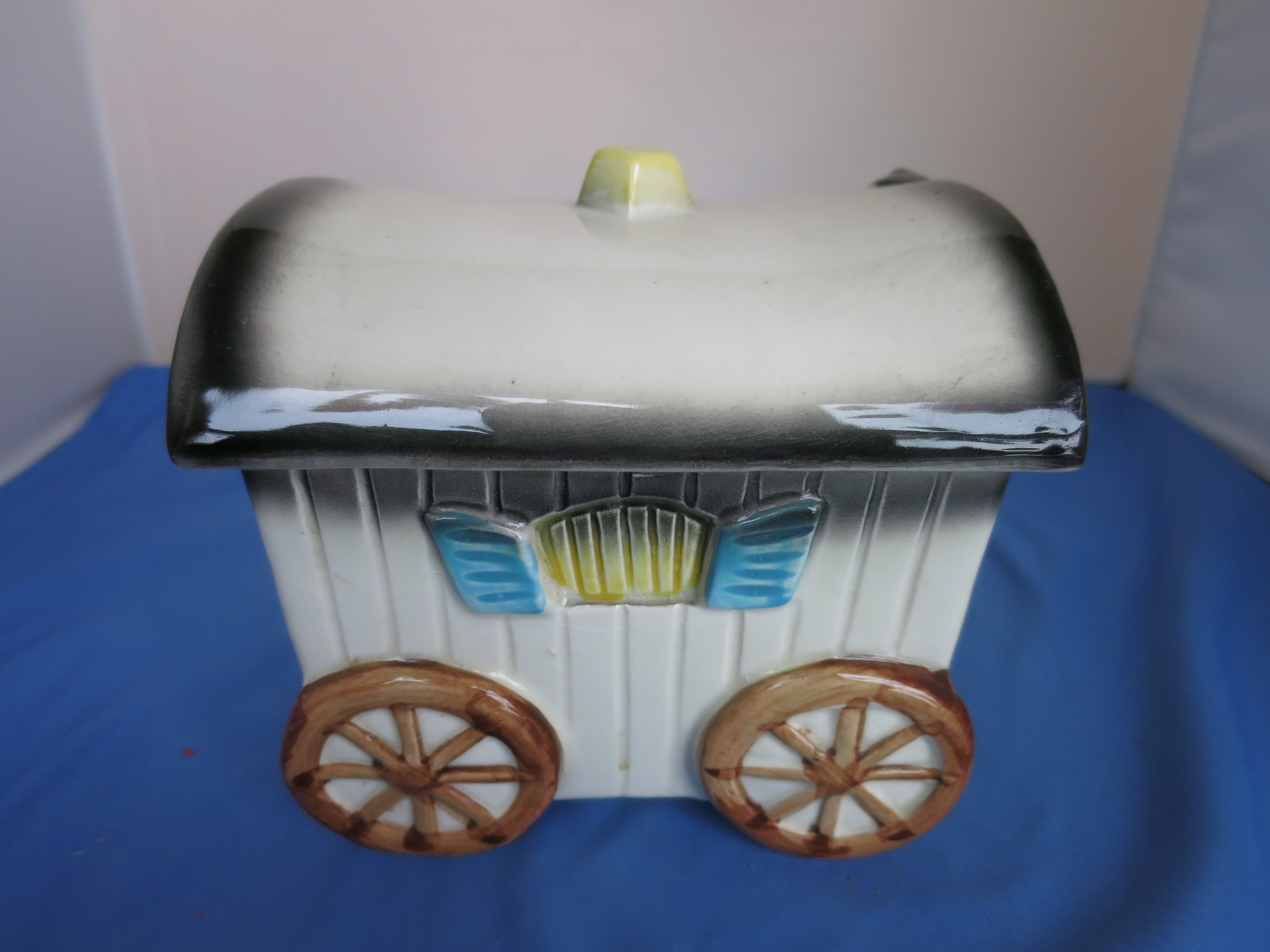 Covered Wagon Stagecoach Cookie Jar Chase Japan 1950s