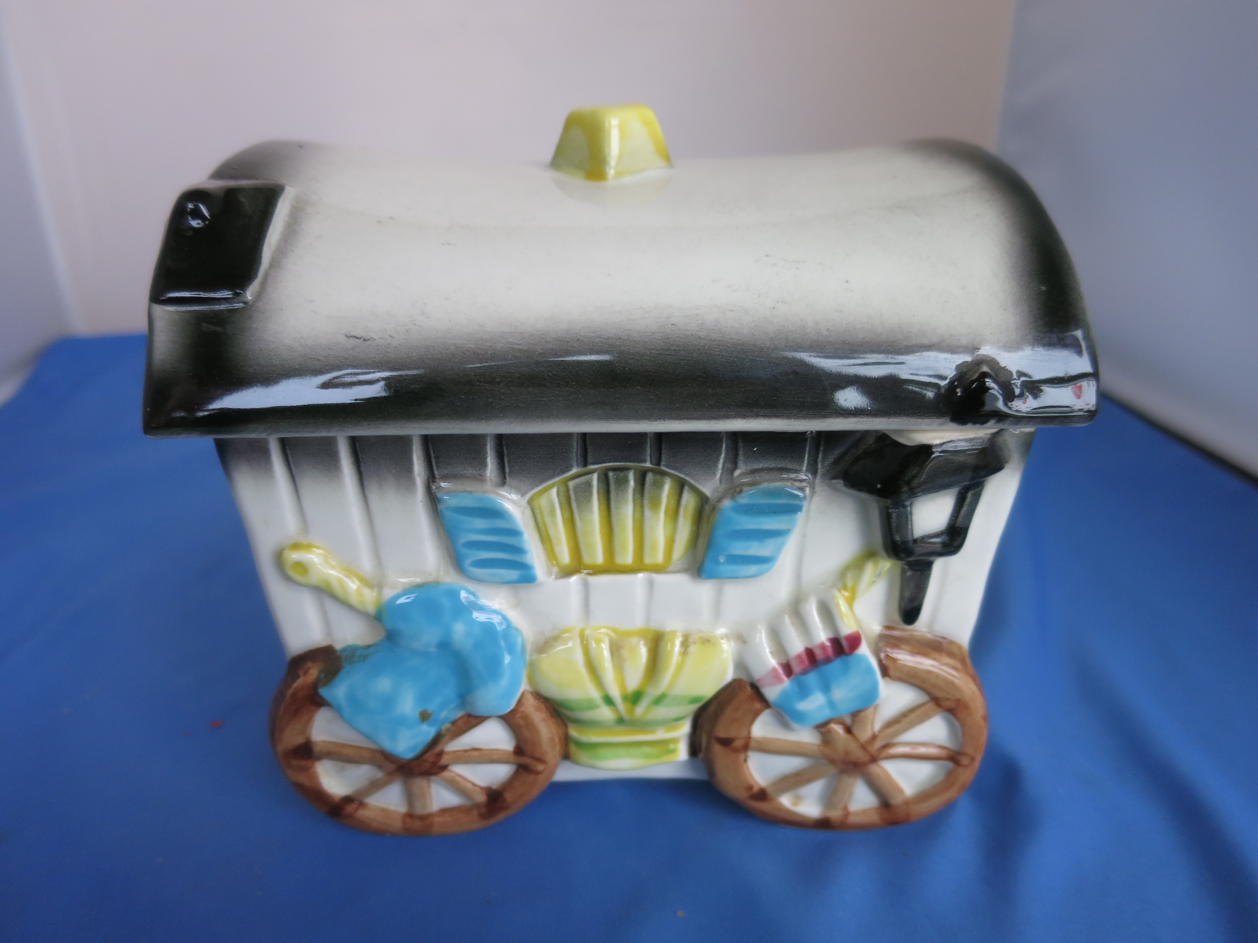 Covered Wagon Stagecoach Cookie Jar Chase Japan 1950s