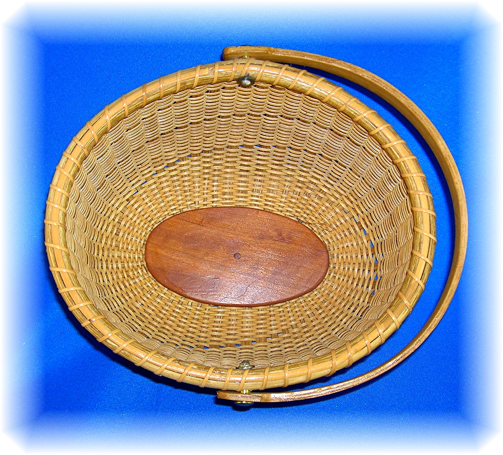 Nantucket Basket Signed 'Thr' Oval