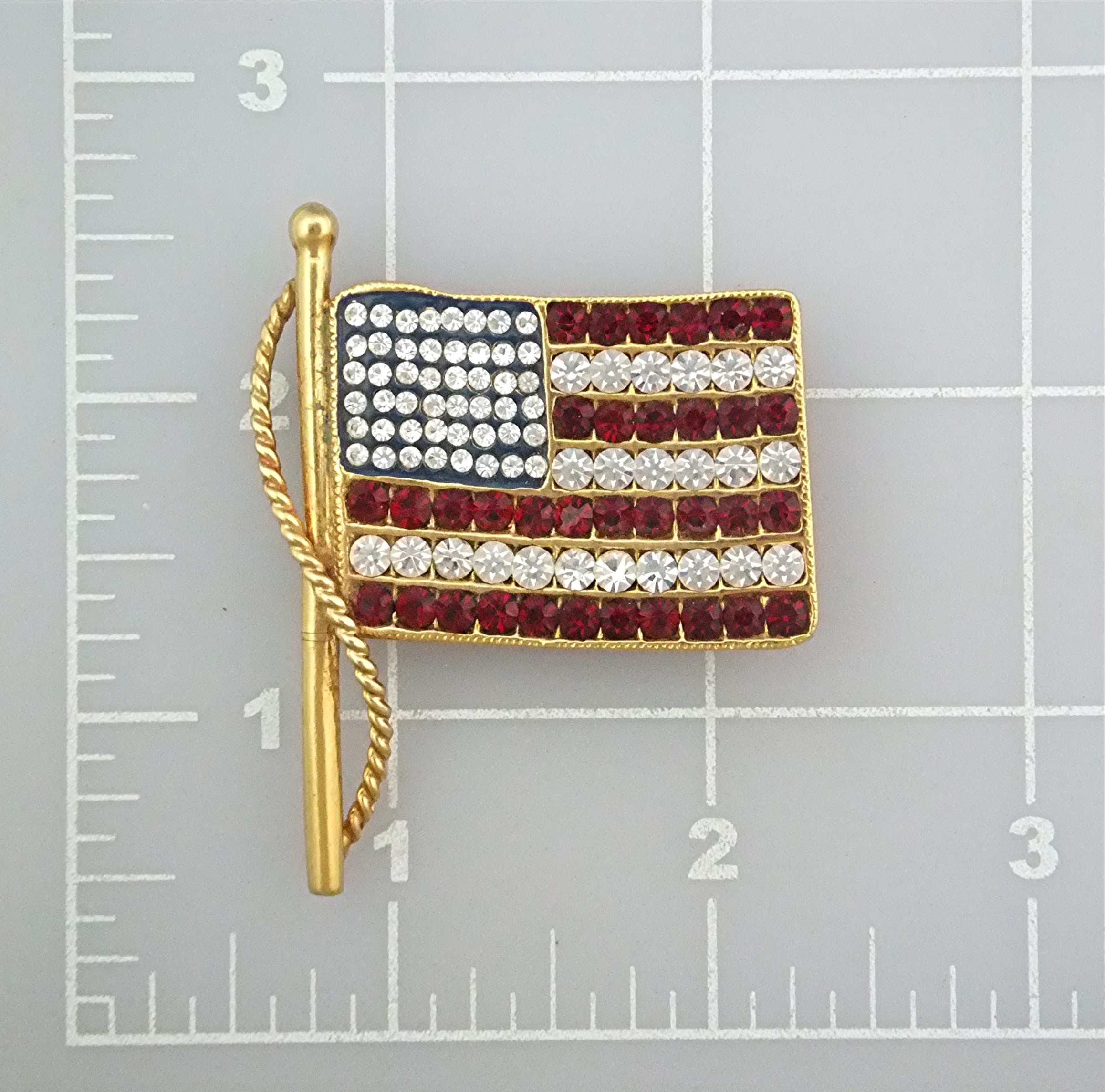 Pin Crystal KENNETH J LANE Angie Dickenson American Fla
