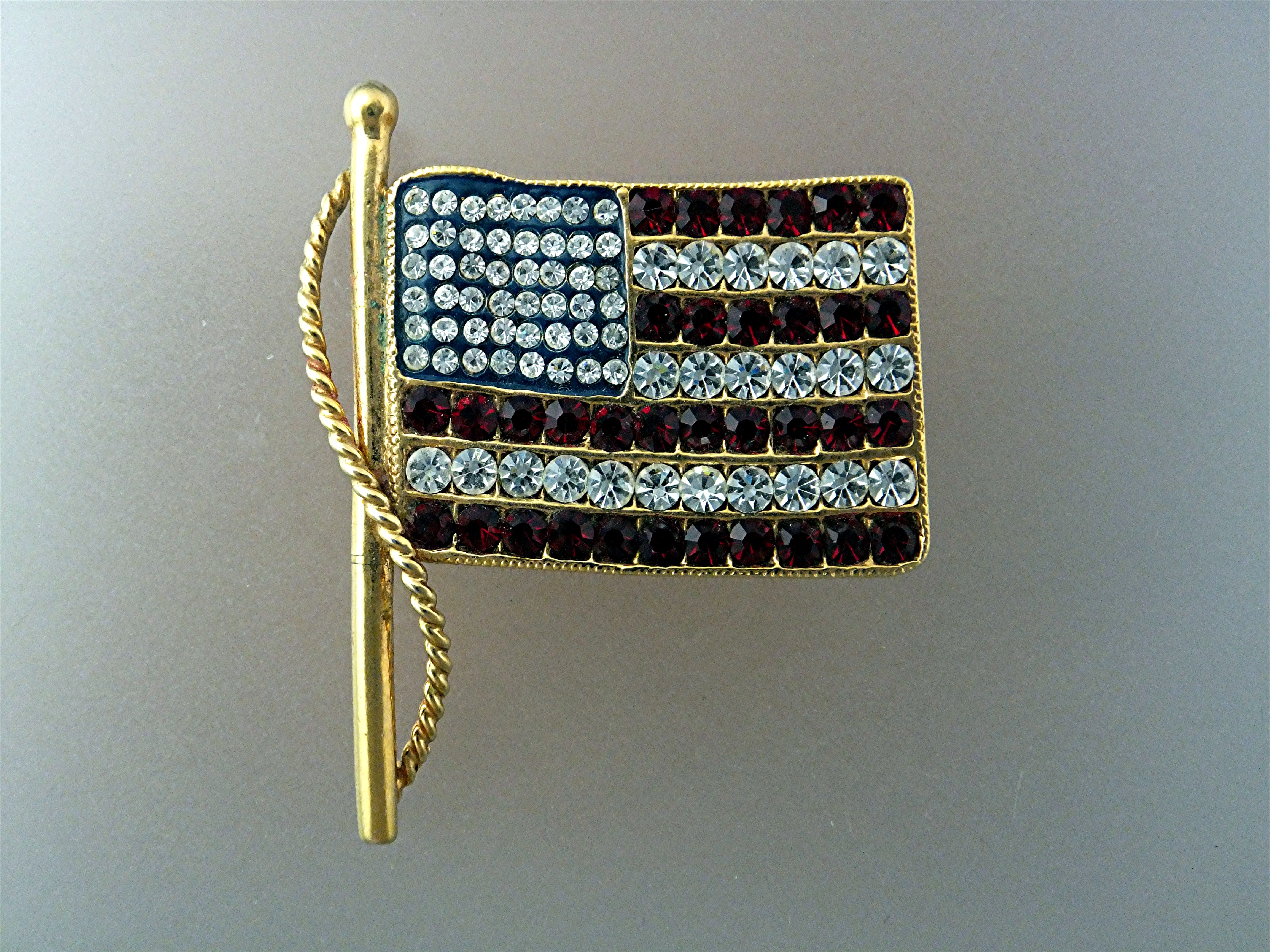 Pin Crystal KENNETH J LANE Angie Dickenson American Fla