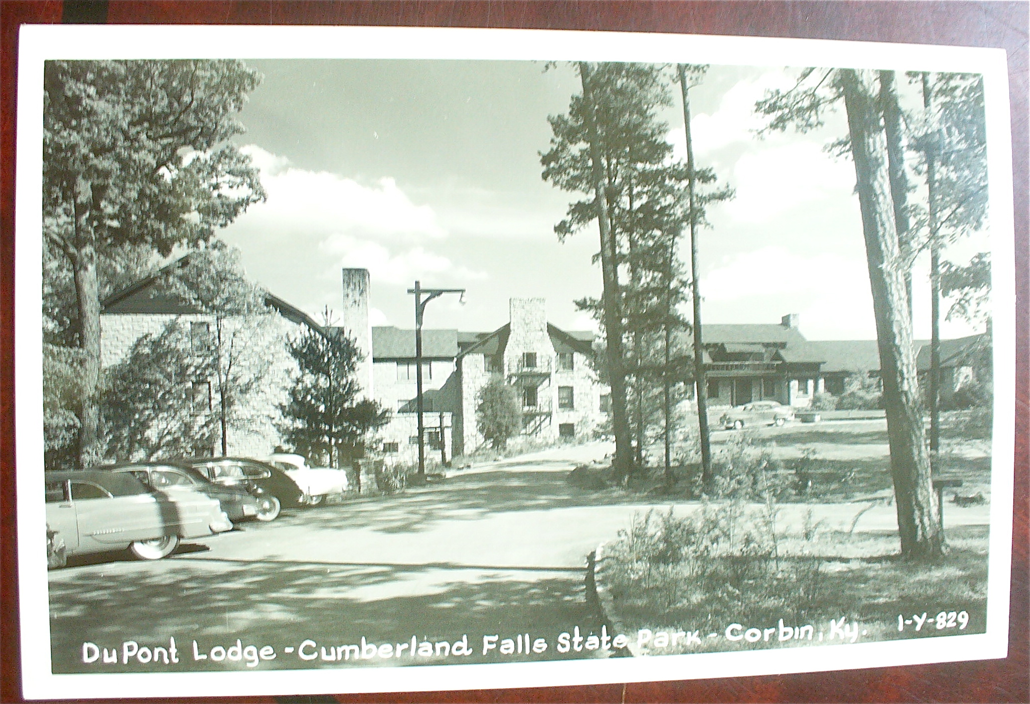 DuPont Lodge, Cumberland Falls State Park Postcard