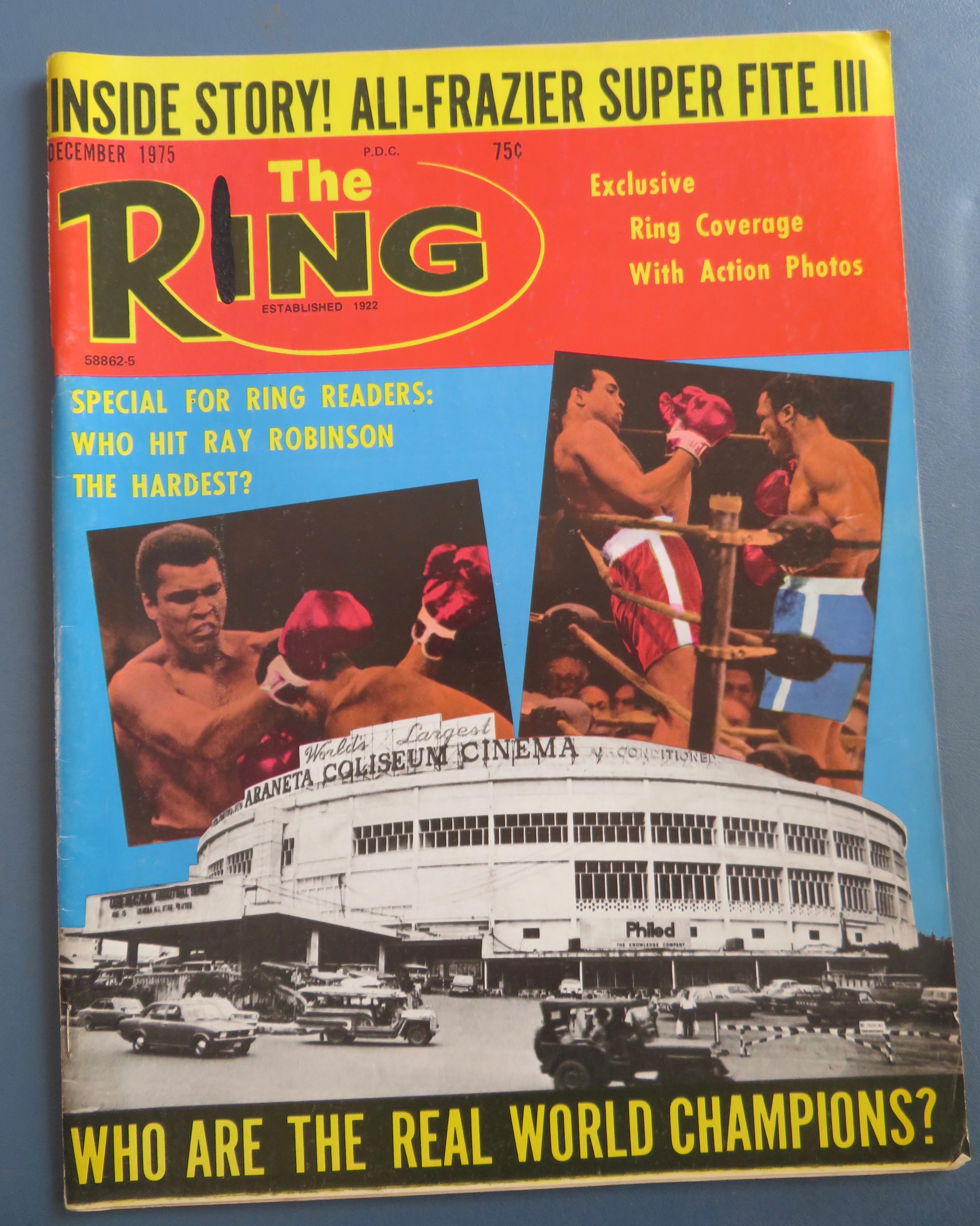The Ring Magazine December 1975 Ali-Frazier Super Fite