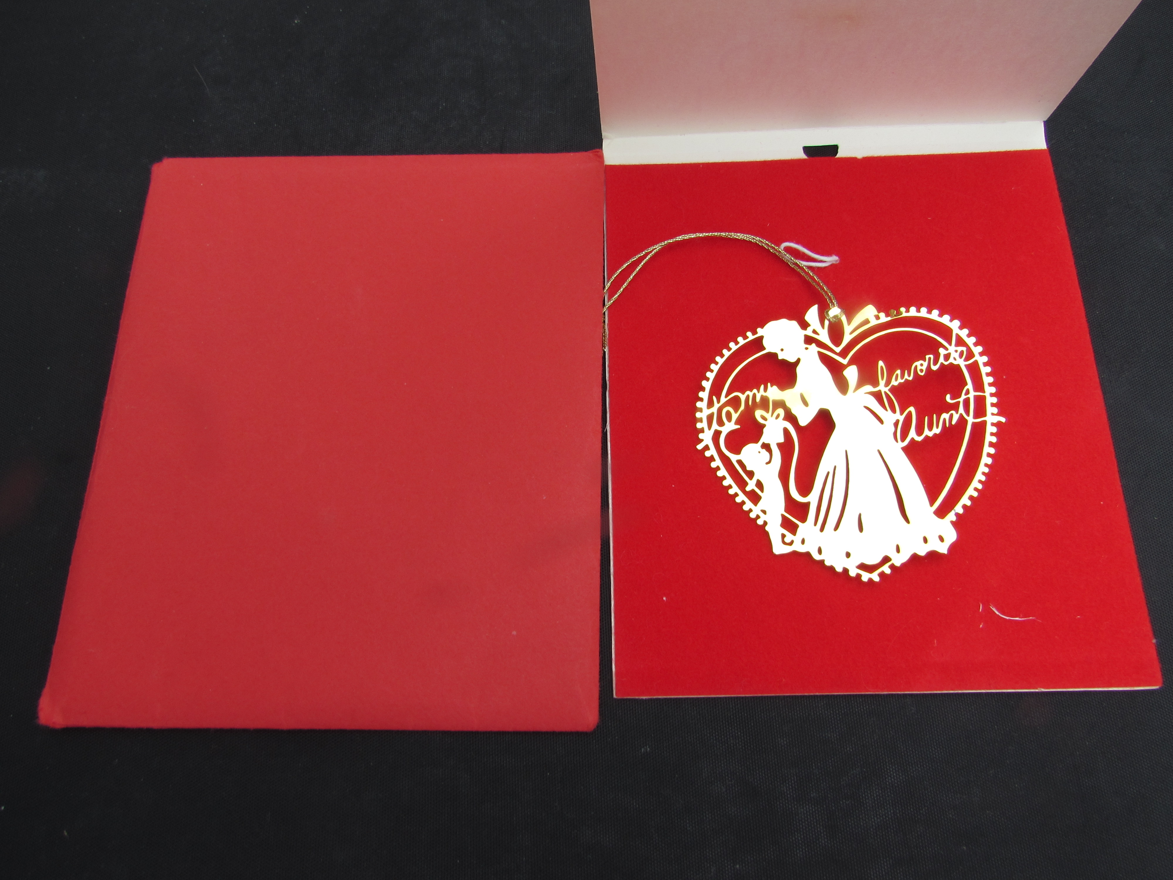 Merry Christmas to my Favorite Aunt Card Ornament 1985