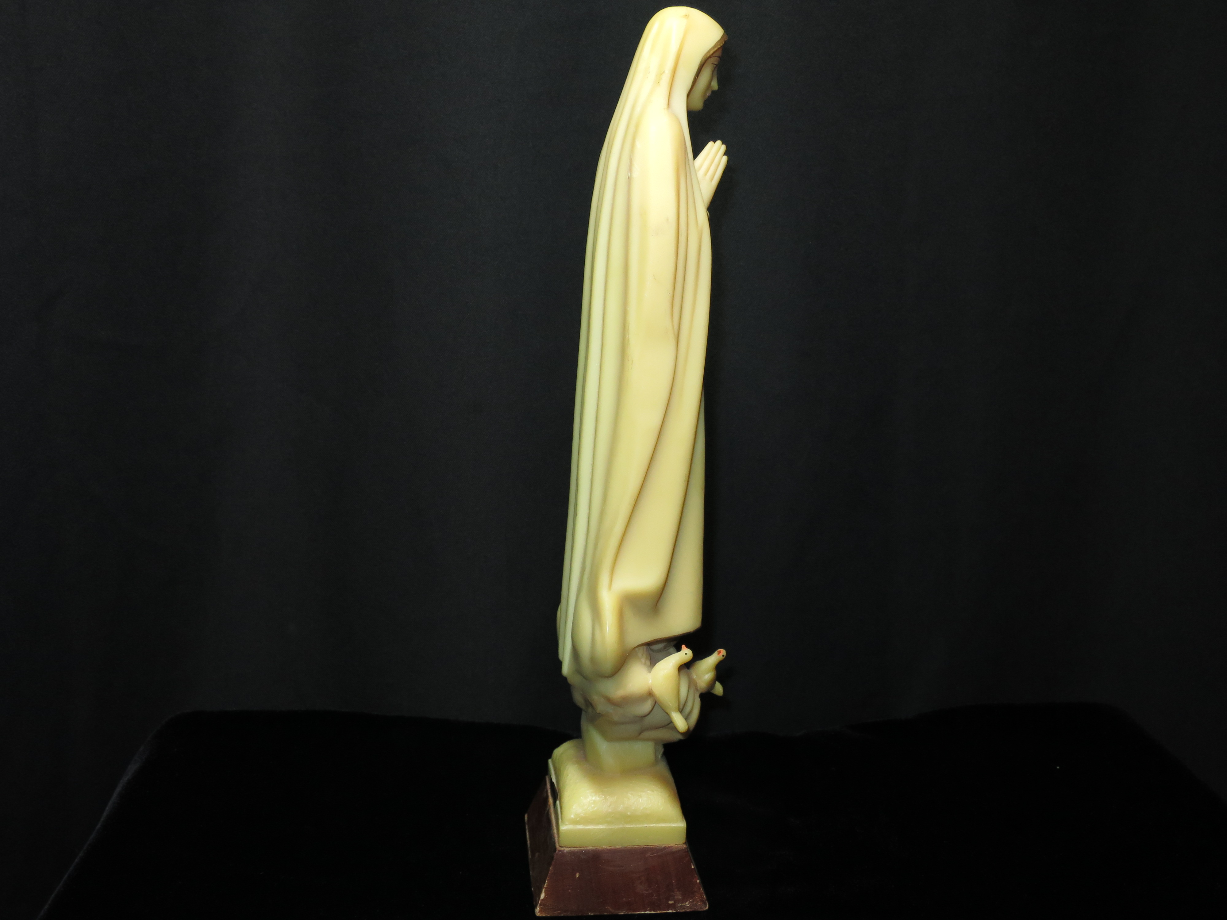 Vintage Our Lady of Fatima Portugal Statue figurine