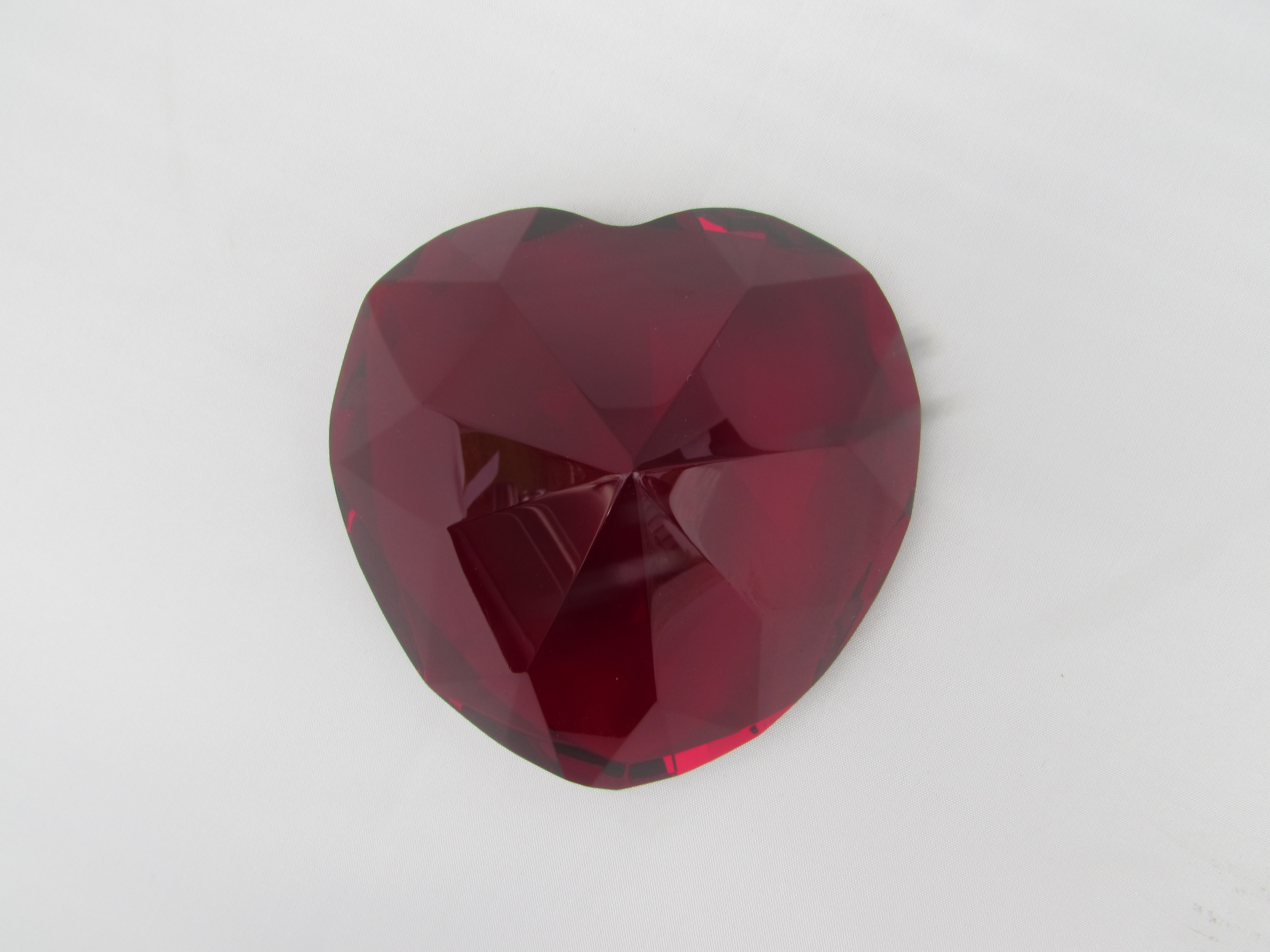 Ruby Red glass Heart Paperweight diamond shape