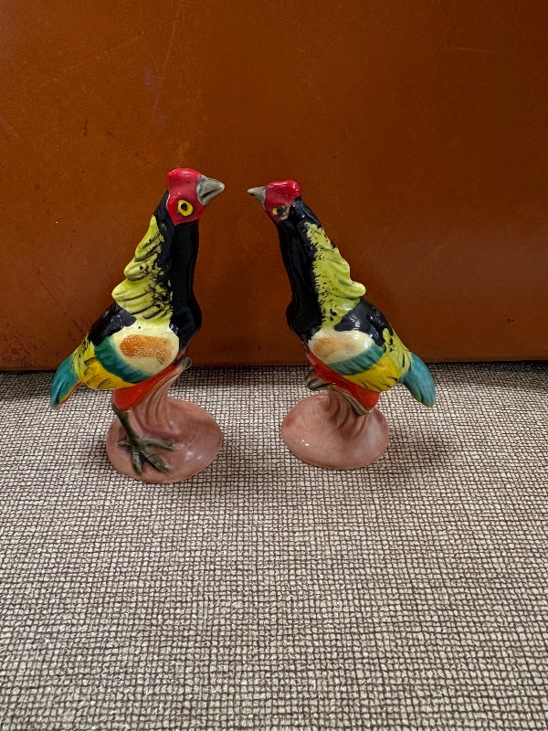 Rare Bird Salt & Pepper Shakers unmarked mid century 1950s