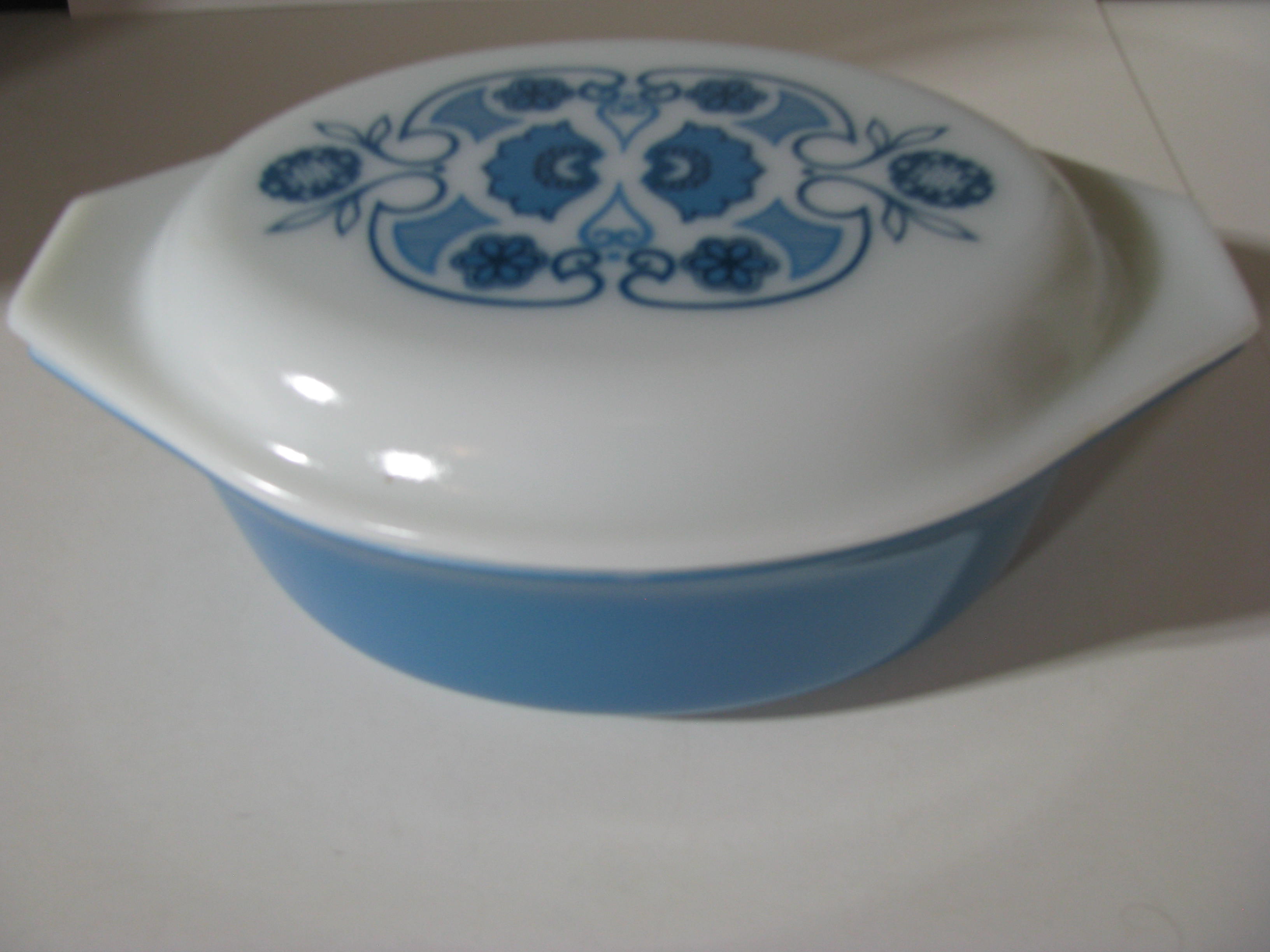 Vintage Pyrex Blue Horizon 043 1.5qt Dish with Lid