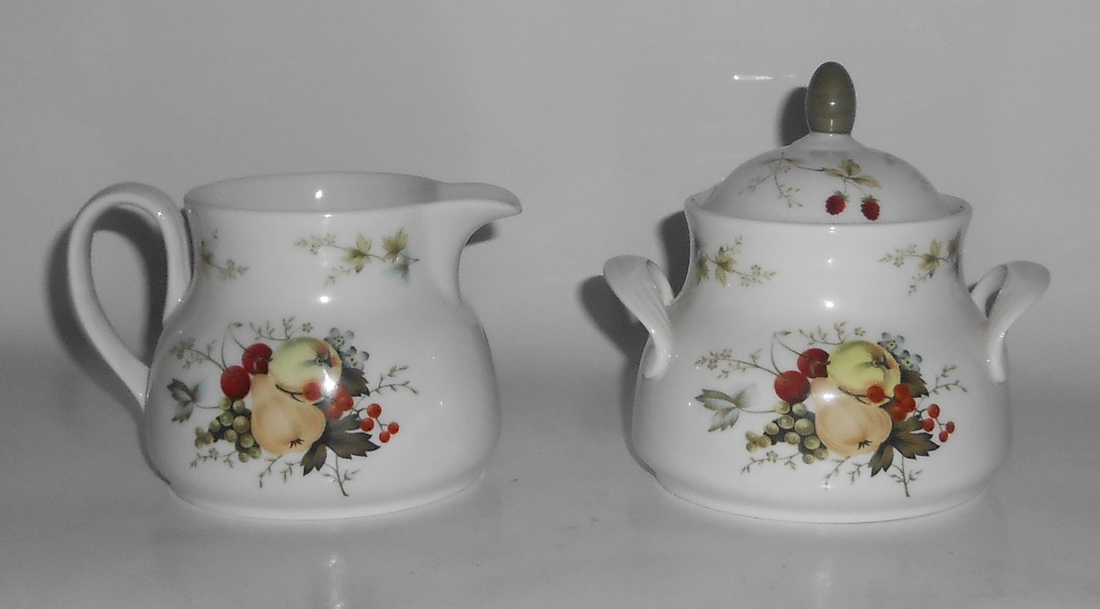 Royal Doulton China Miramont Creamer & Sugar Bowl w/Lid