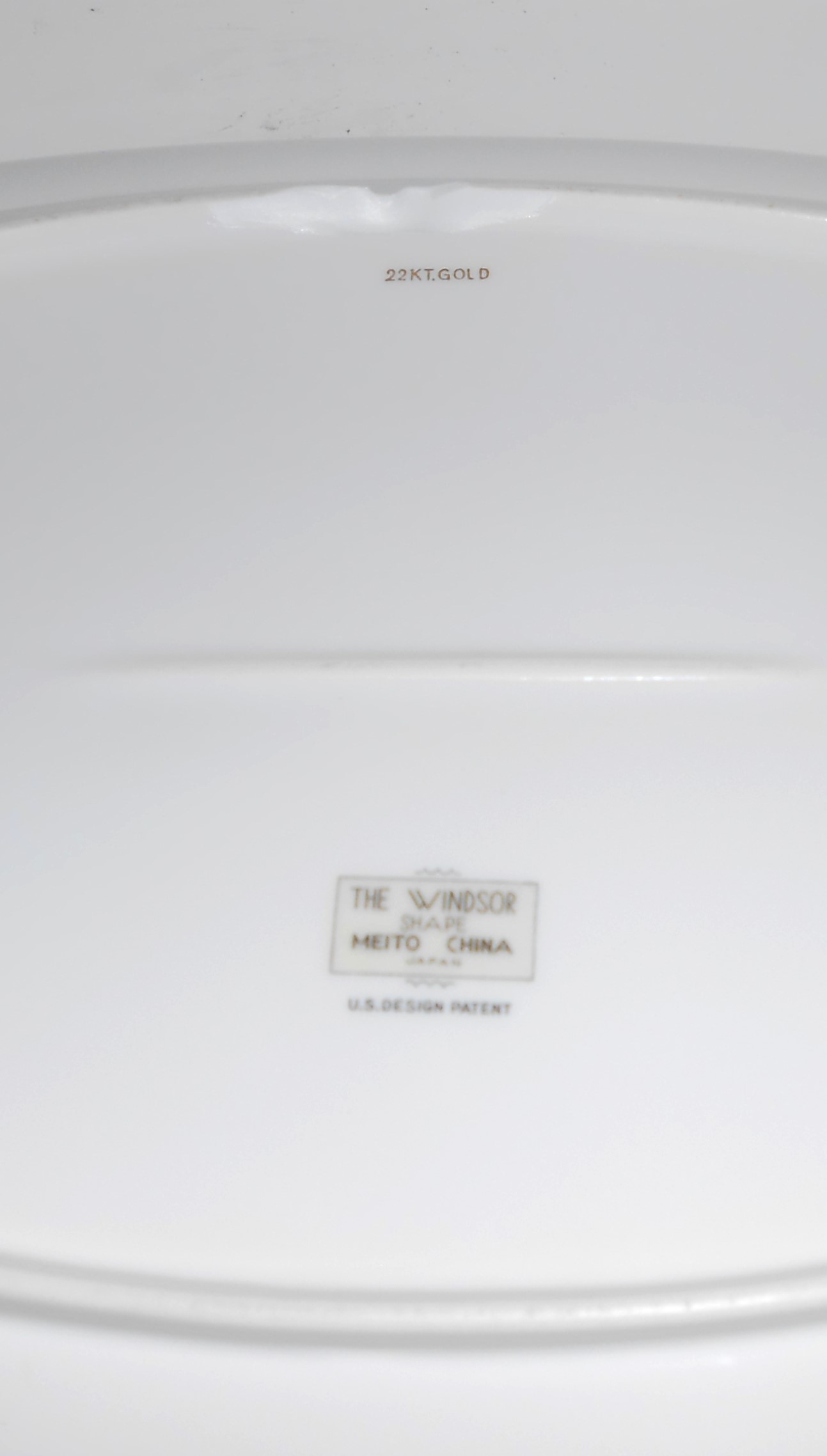Meito China Porcelain Japan The Windsor w/Gold 17'' Pla