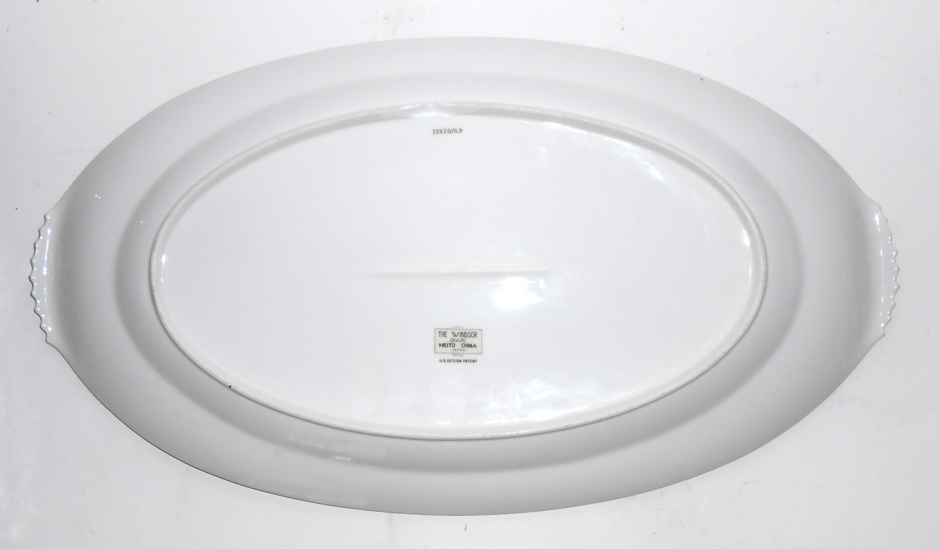 Meito China Porcelain Japan The Windsor w/Gold 17'' Pla