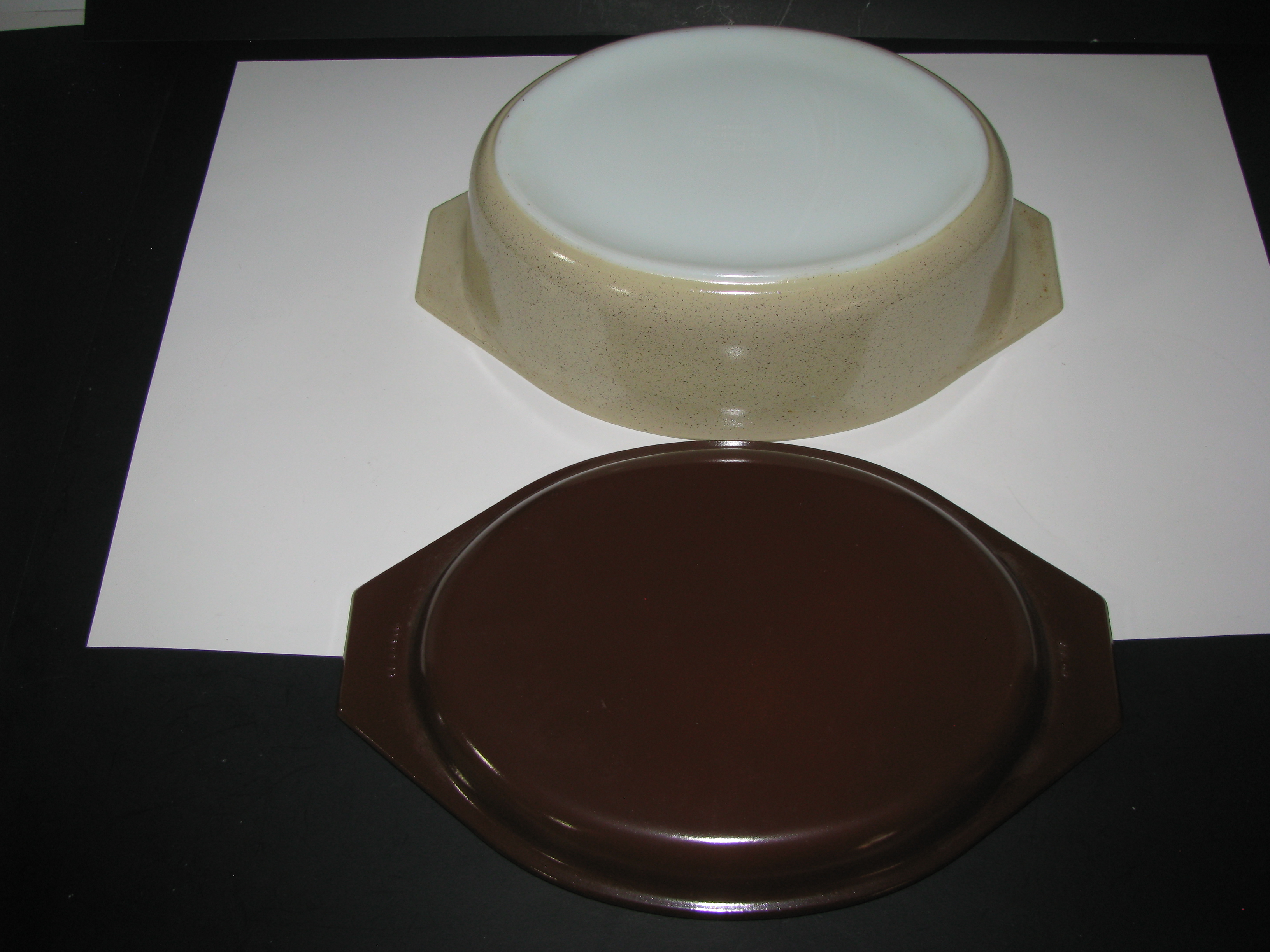 Vintage Pyrex Homestead 045 Oval Casserole Dish/Tan Lid
