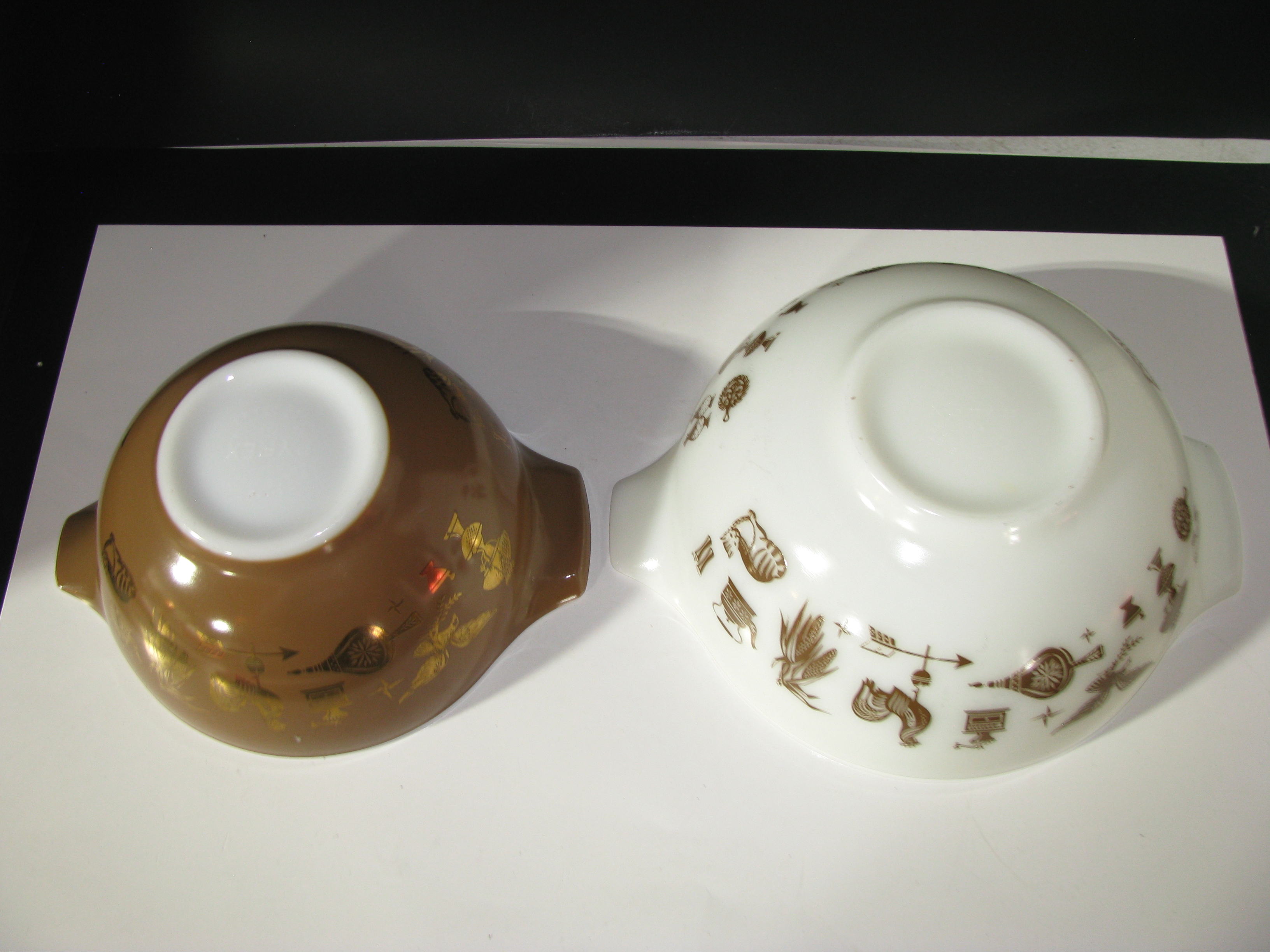 Vintage Pyrex Early American 442,443 Cinderella Bowls