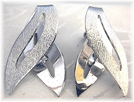 Classic Sarah Coventry Leaf Clip Earrings