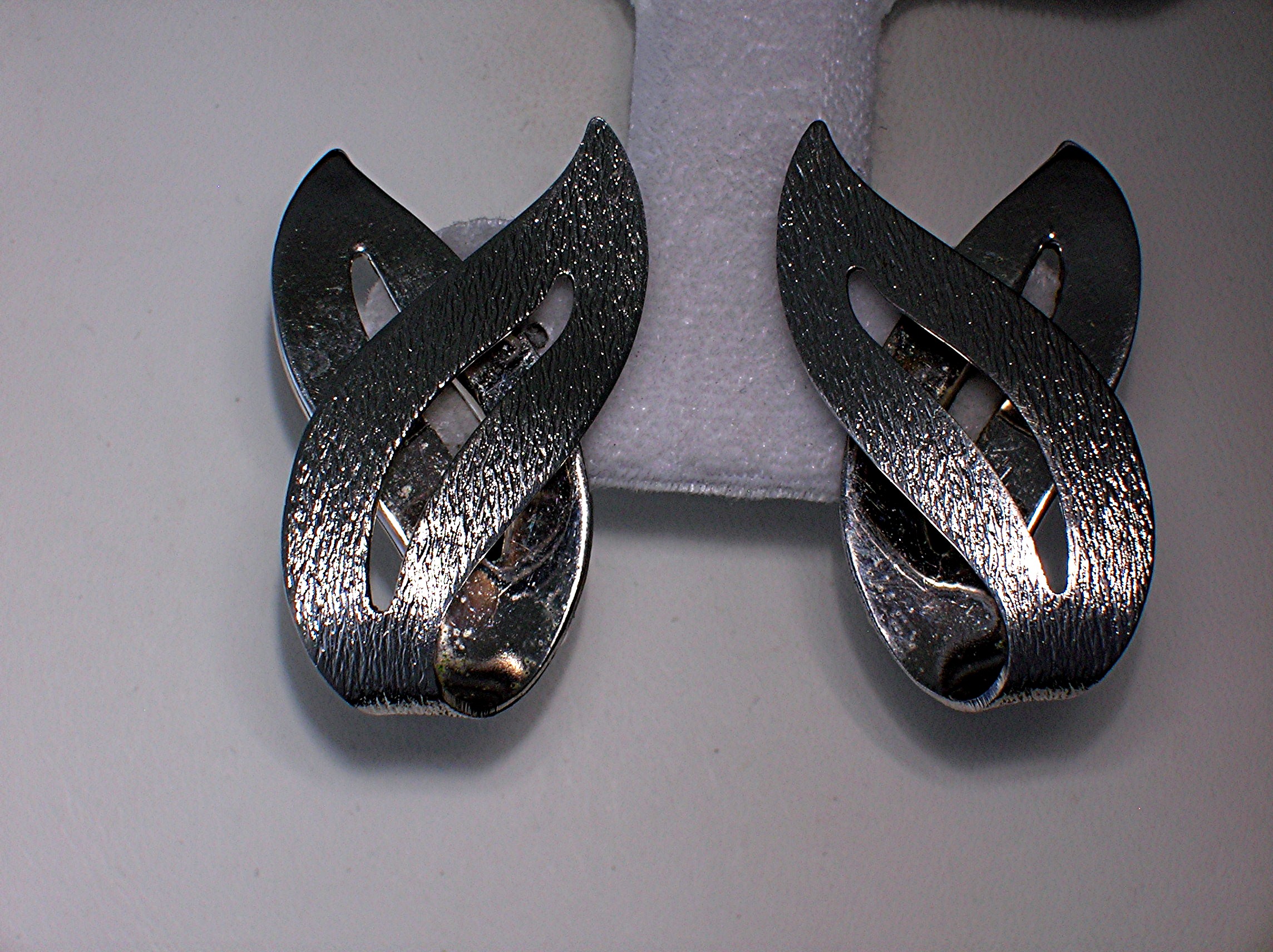 Classic Sarah Coventry Leaf Clip Earrings