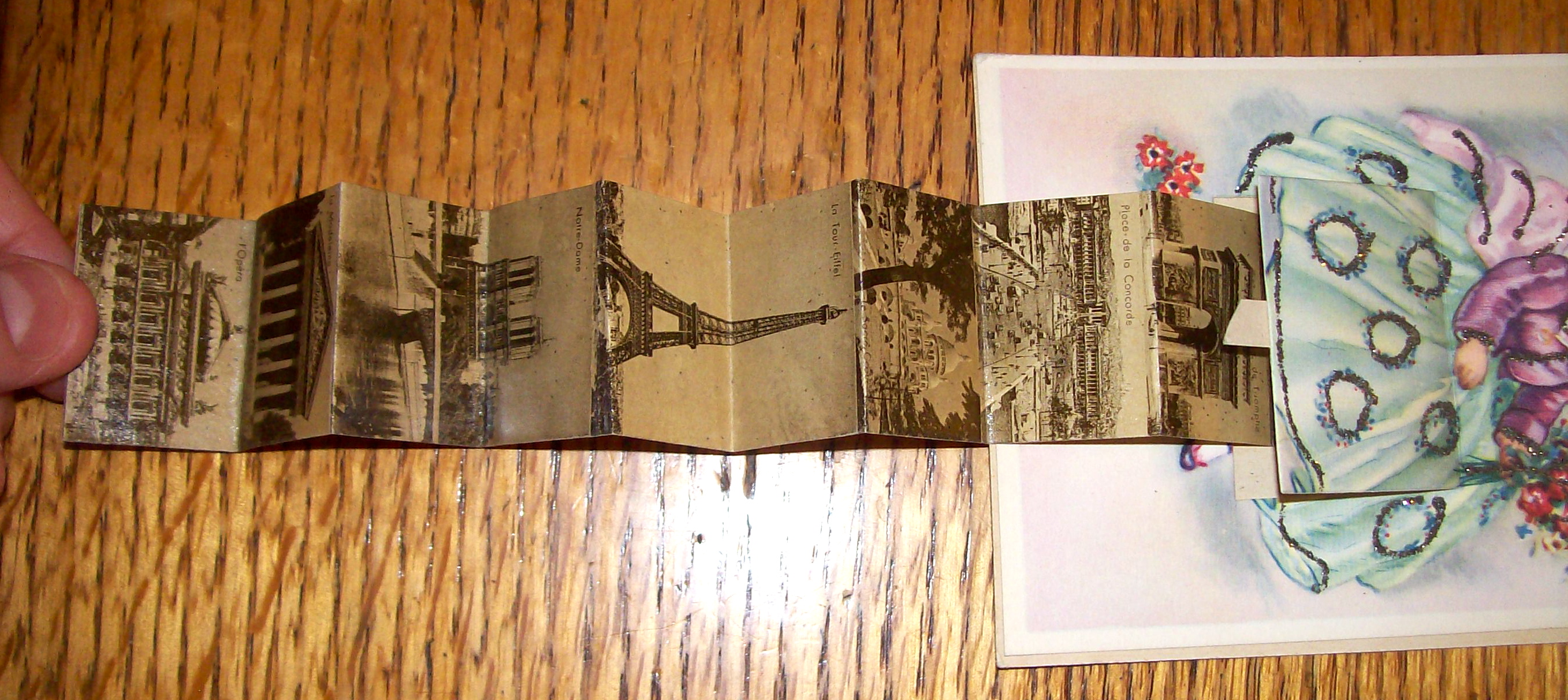 Paris Souvenir Postcard-Fold Out-Places Of Paris