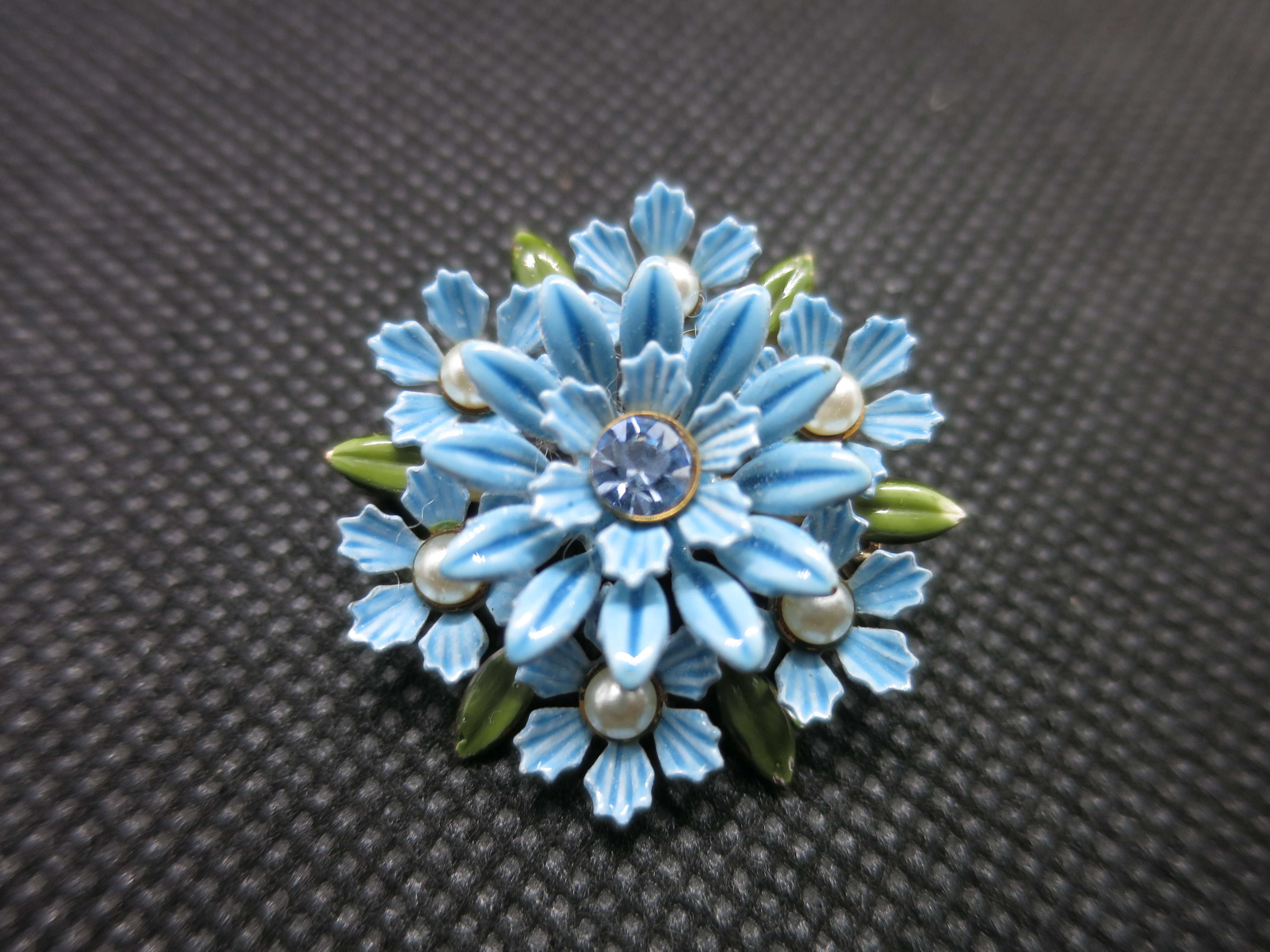 Vintage Lisner Blue Enamel Floral Brooch faux pearl blue stone