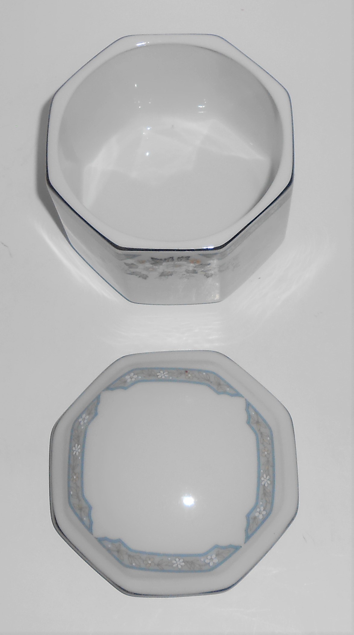 Mikasa Fine China Platinum Band Dana Sugar Bowl