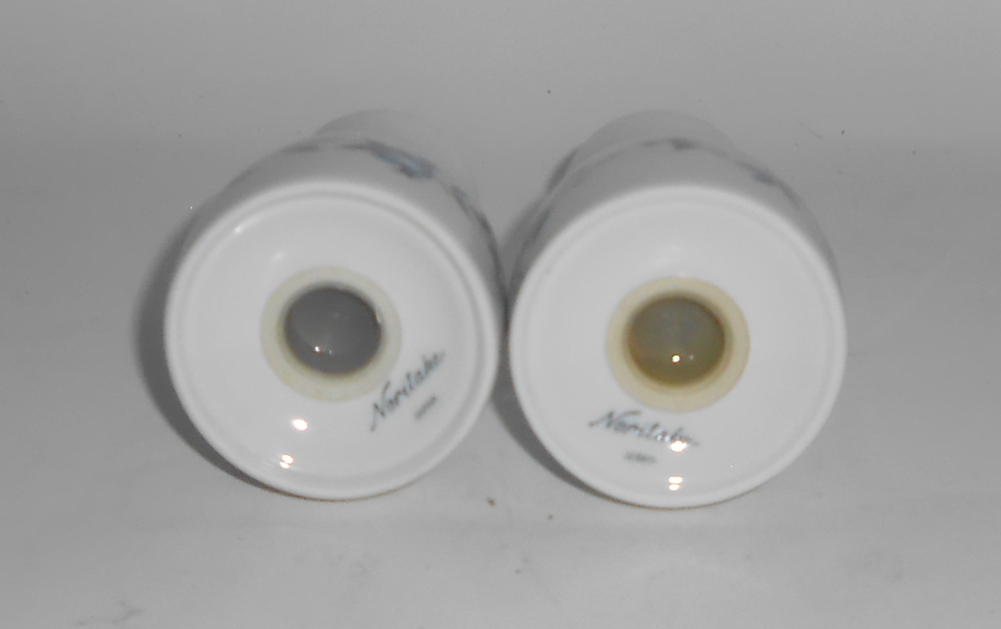 Noritake China Porcelain Country Side Salt & Pepper Sha