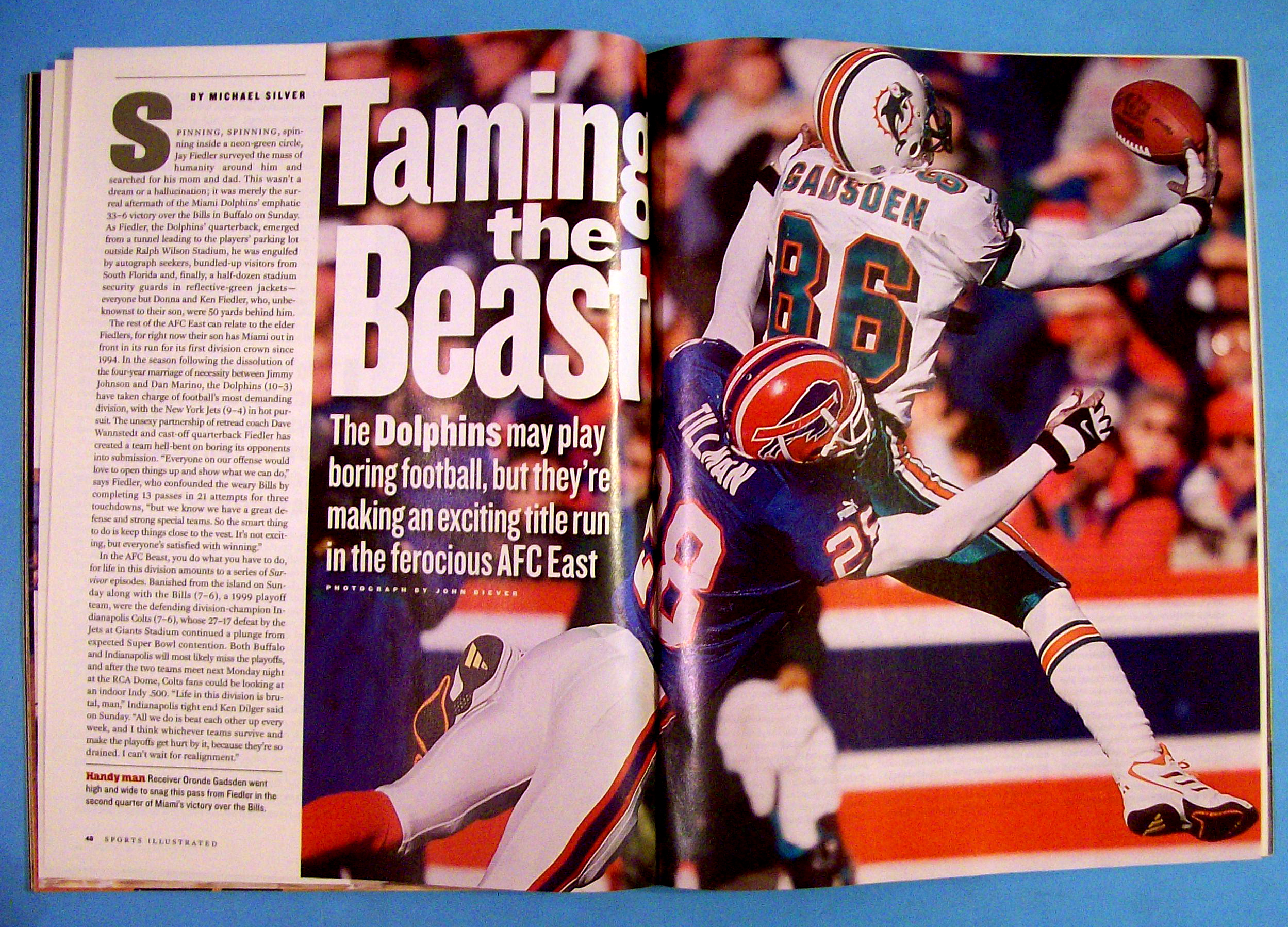 Sports Illustrated Magazine-December 11, 2000-War Zone