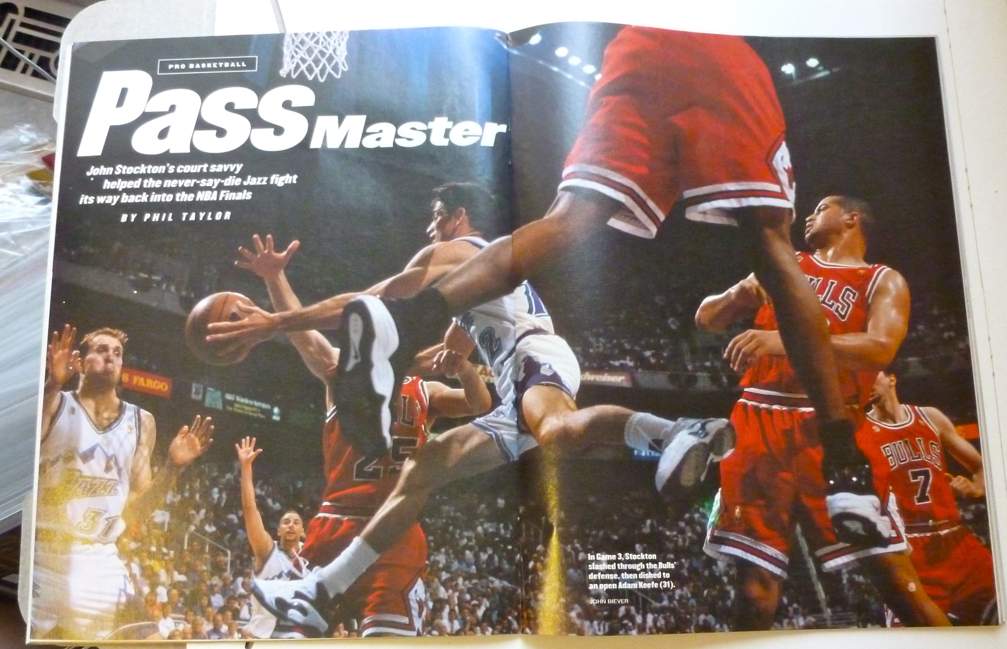 Sports Illustrated Magazine -June 16, 1997- Karl Malone