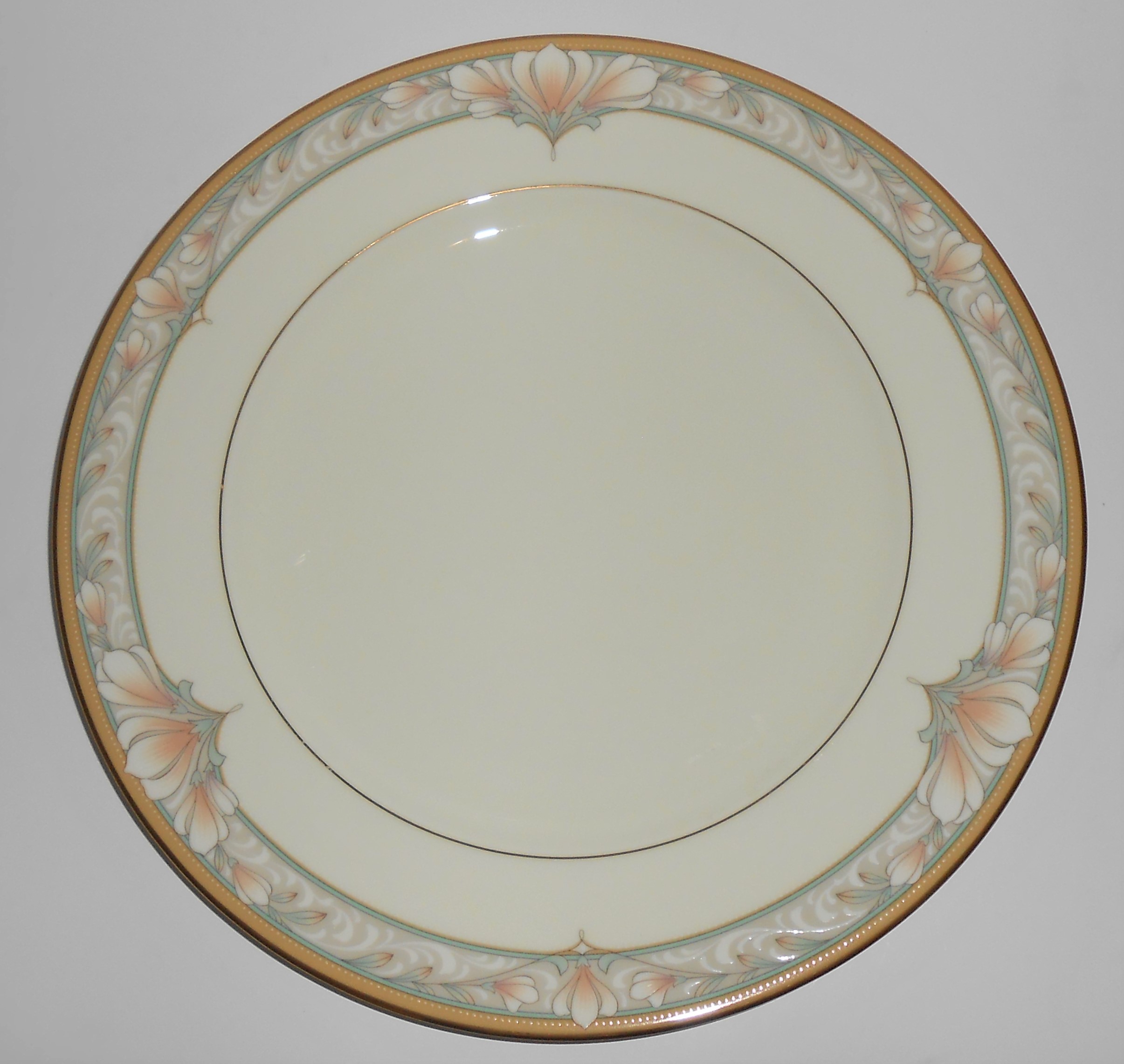 Noritake China Porcelain 9737 Barrymore w/Gold Dinner