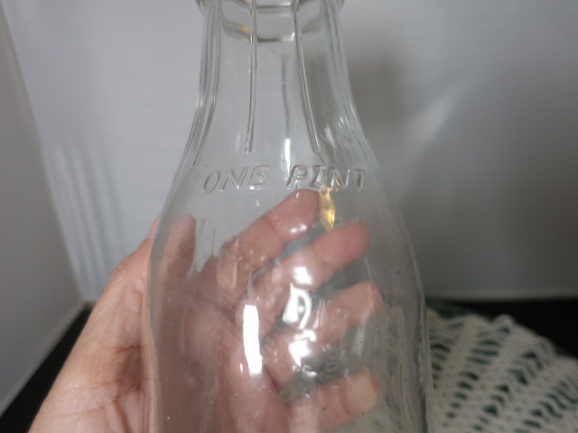 Weaver Quality Blue Ribbon milk bottle on pint
