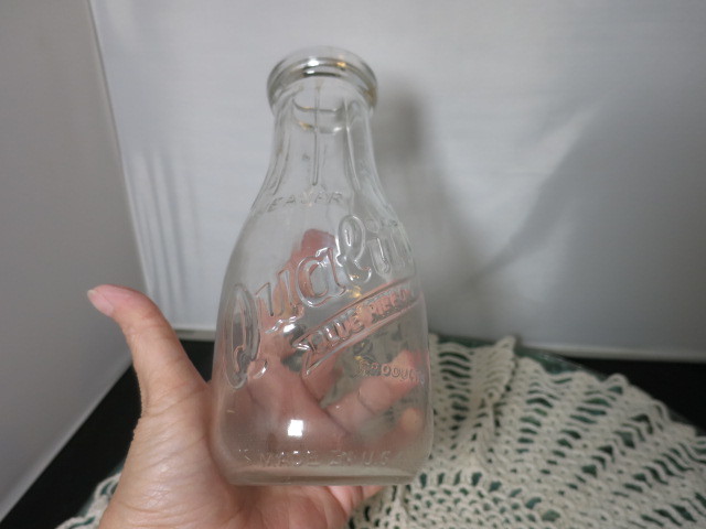 Weaver Quality Blue Ribbon milk bottle on pint