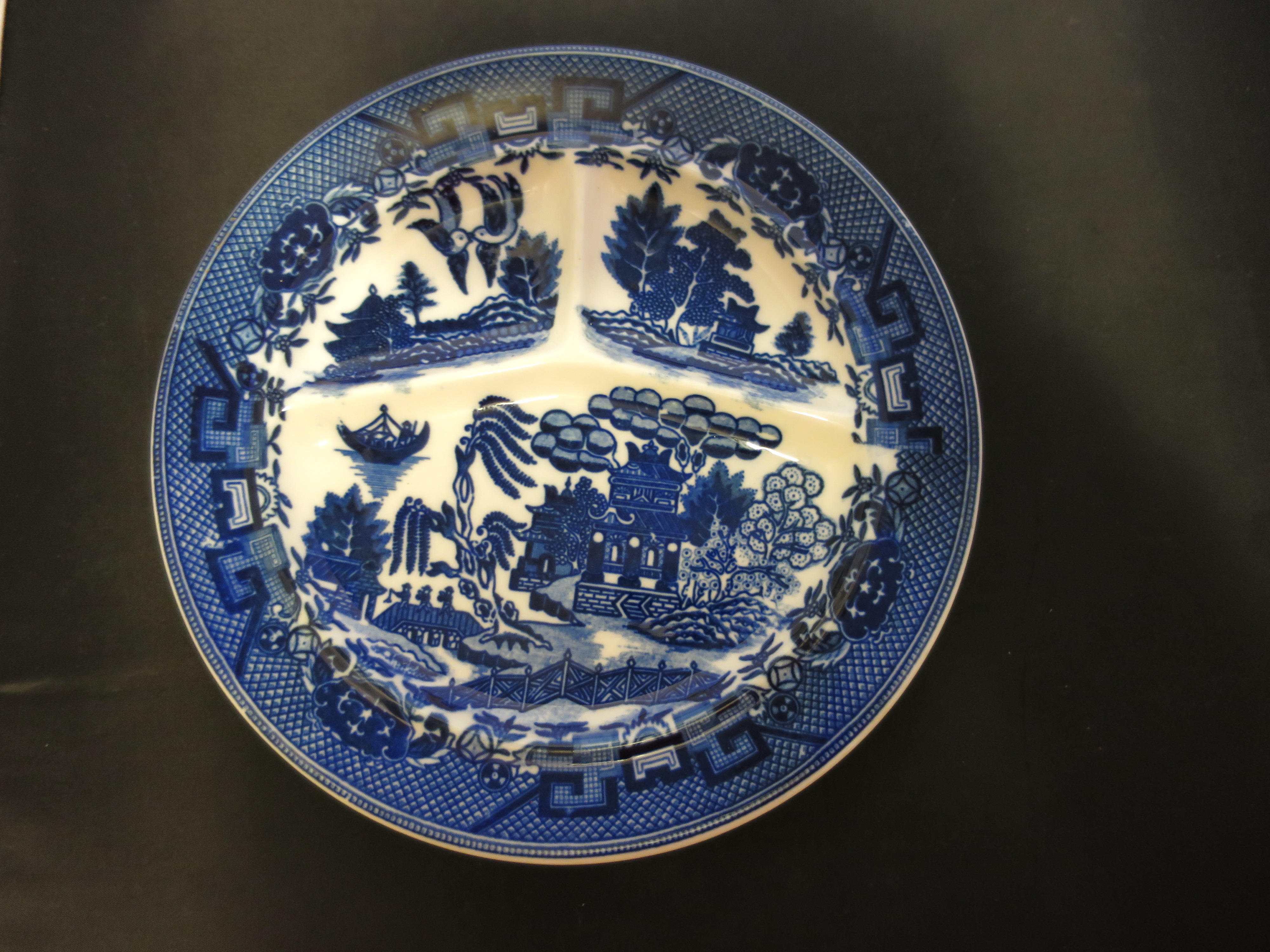 Moriyama Blue Willow Divided Grill Plate Japan flow blu