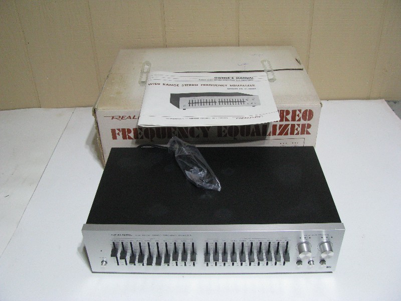 Vintage Realistic 31-2000A 10-Band Stereo Frequency Equalizer New In Original Box & Manual
